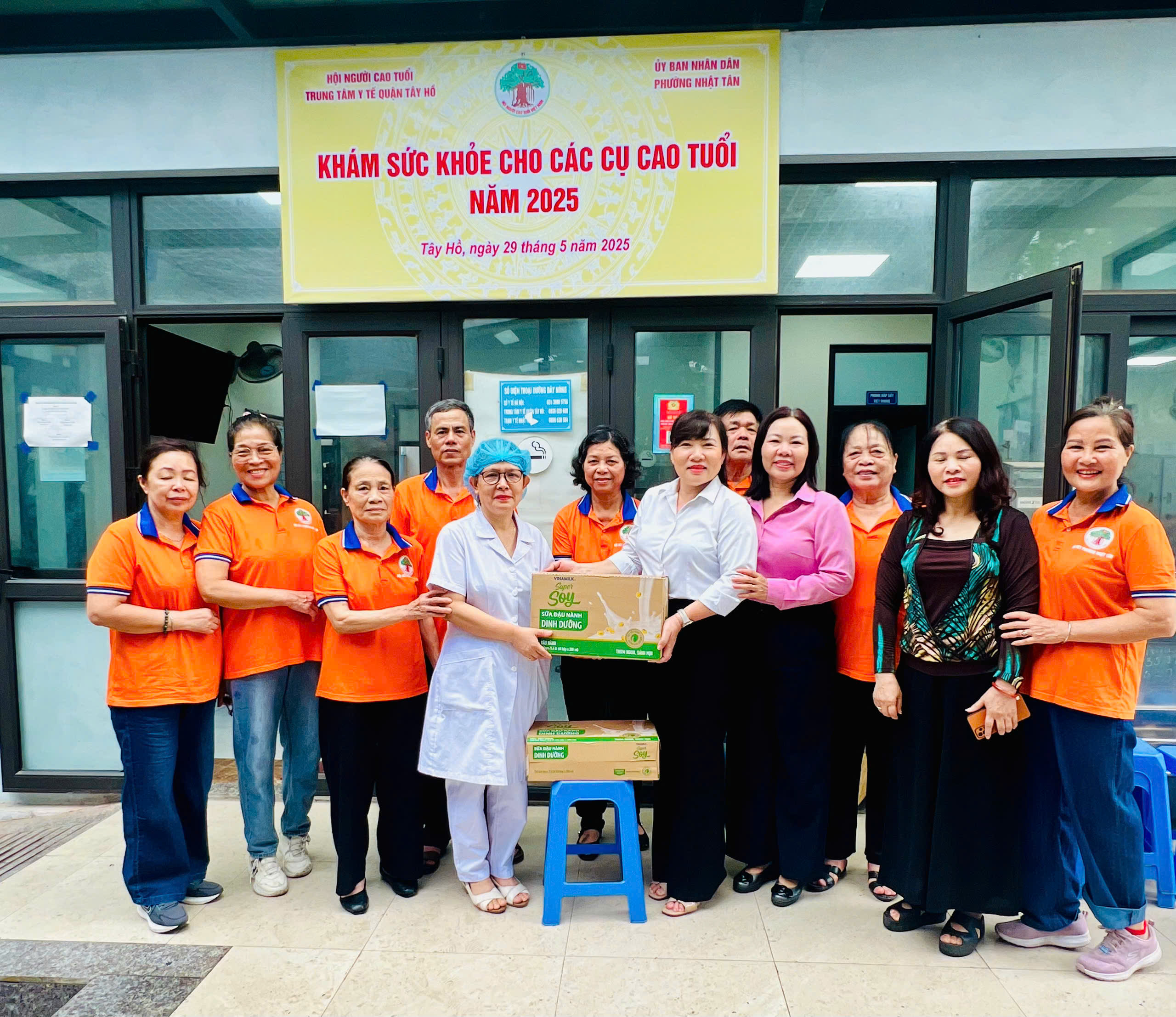 Quận Tây Hồ: Chung tay nâng cao sức khỏe người cao tuổi - ảnh 4