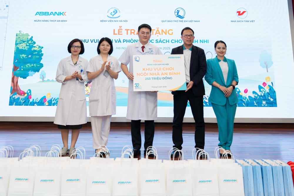 ABBANK kỷ niệm 32 năm thành lập bằng những hành động thiết thực vì cộng đồng - ảnh 1