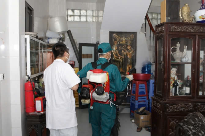 Hà Nội: Ca mắc sốt xuất huyết, tay chân miệng và sởi giảm nhẹ, tiếp tục giám sát chặt các ổ dịch cũ - ảnh 1
