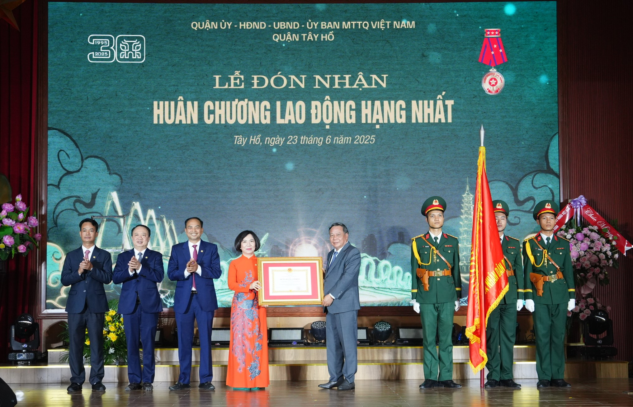 Tây Hồ 30 năm khát vọng và vươn mình: Từ vùng đất di sản đến tâm điểm động lực của Thủ đô - ảnh 3