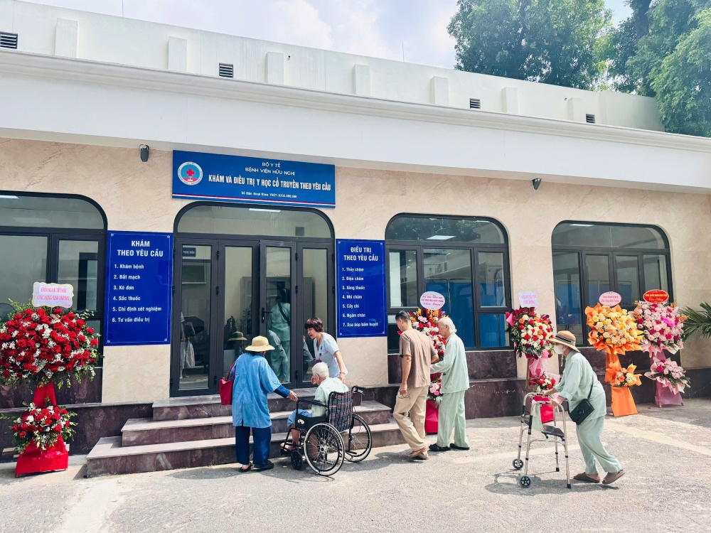 Bệnh viện Hữu Nghị khai trương Phòng khám chữa bệnh theo yêu cầu: Nâng tầm chất lượng chăm sóc sức khỏe cộng đồng - ảnh 3