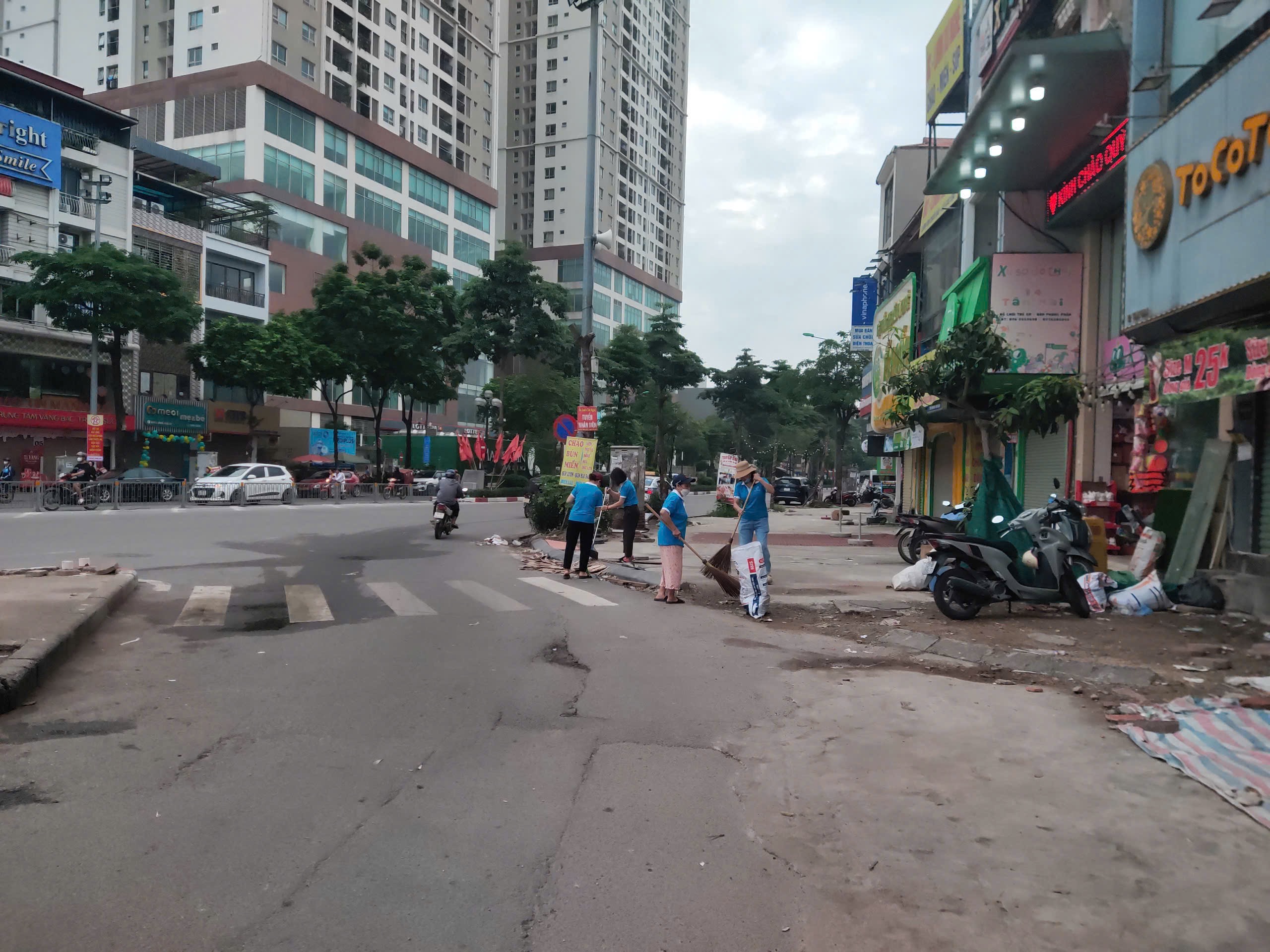 Ra quân tổng vệ sinh môi trường, sẵn sàng đón Lễ công bố vận hành chính quyền địa phương 2 cấp - ảnh 4