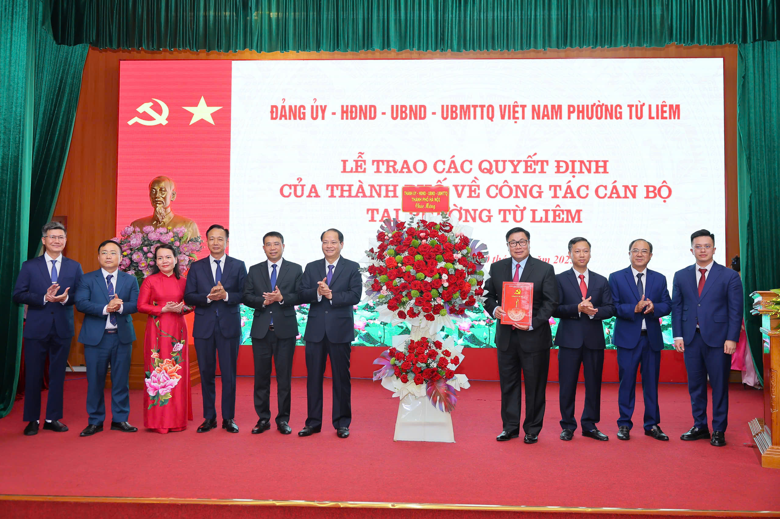Phường Từ Liêm đi vào hoạt động: Nâng cao hiệu quả quản lý, phục vụ nhân dân - ảnh 2