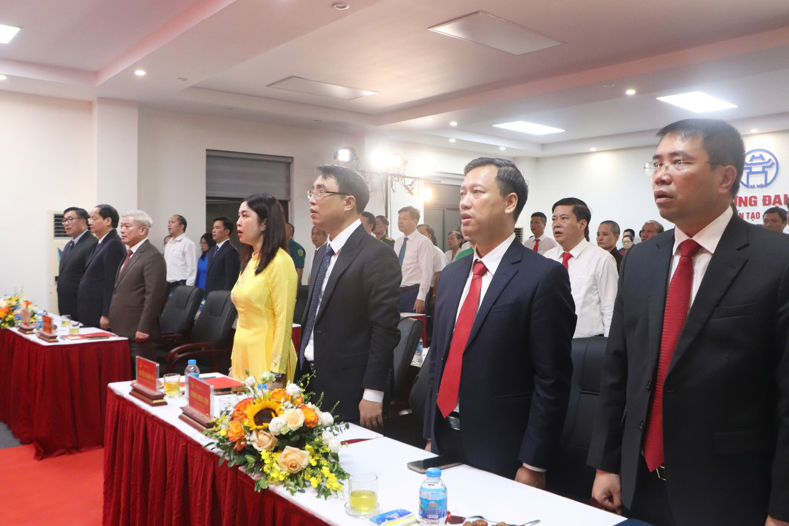 Phường Đại Mỗ công bố quyết định công tác cán bộ, tập trung 3 hướng trọng tâm phát triển đô thị - ảnh 1