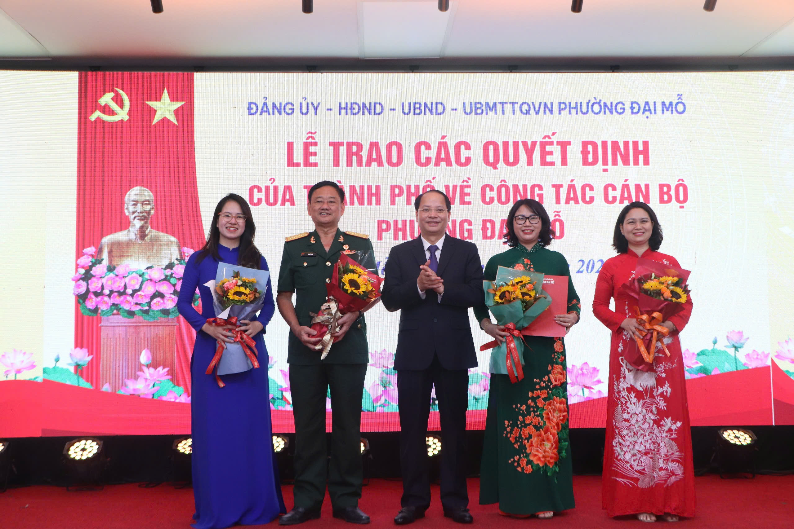 Phường Đại Mỗ công bố quyết định công tác cán bộ, tập trung 3 hướng trọng tâm phát triển đô thị - ảnh 7