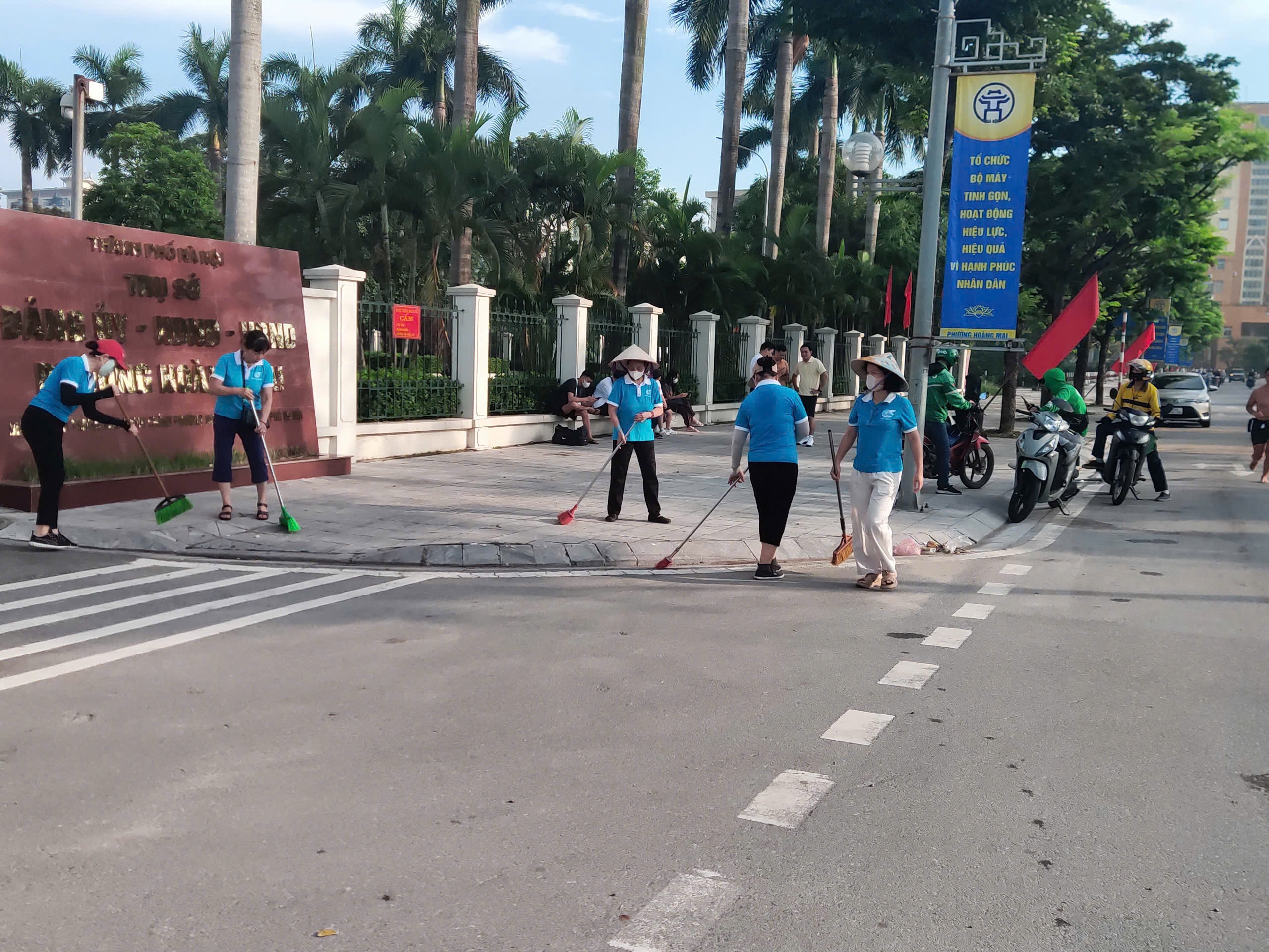 Phường Hoàng Mai ra quân vệ sinh môi trường cuối tuần - ảnh 8