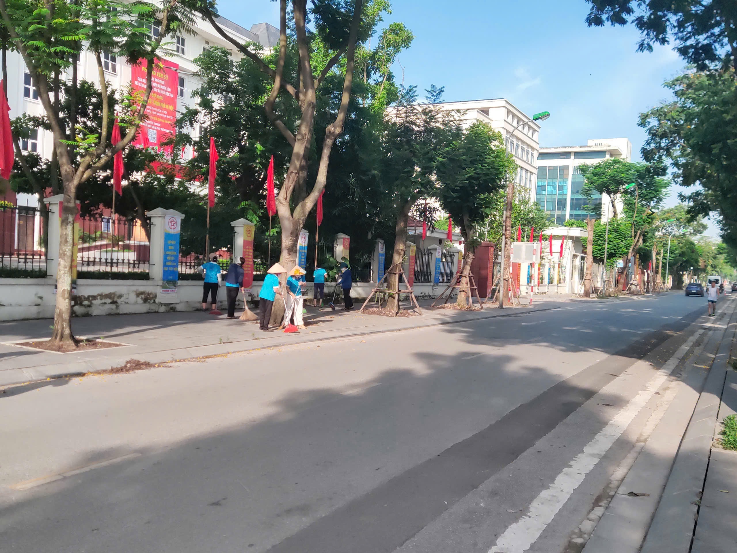 Phường Hoàng Mai ra quân vệ sinh môi trường cuối tuần - ảnh 7