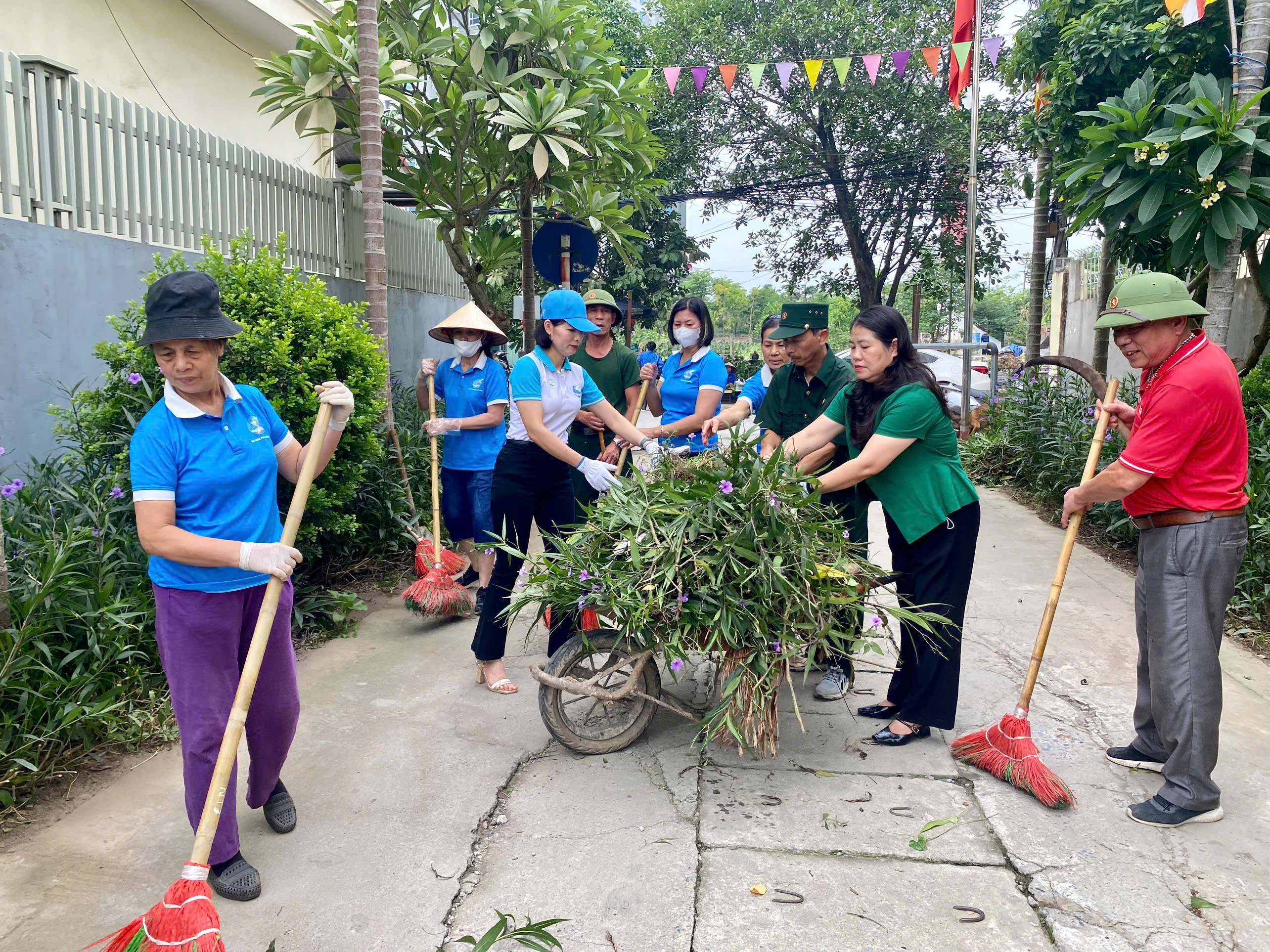 Phú Thượng Sáng - Xanh - Sạch - Đẹp: Hành trình kiến tạo không gian sống từ trái tim cộng đồng - ảnh 6
