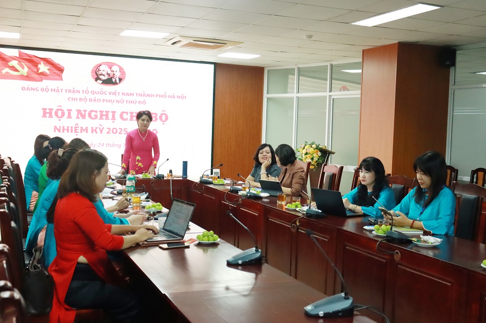 Chi bộ Báo Phụ nữ Thủ đô góp ý các dự thảo Văn kiện Đại hội Đảng - ảnh 1