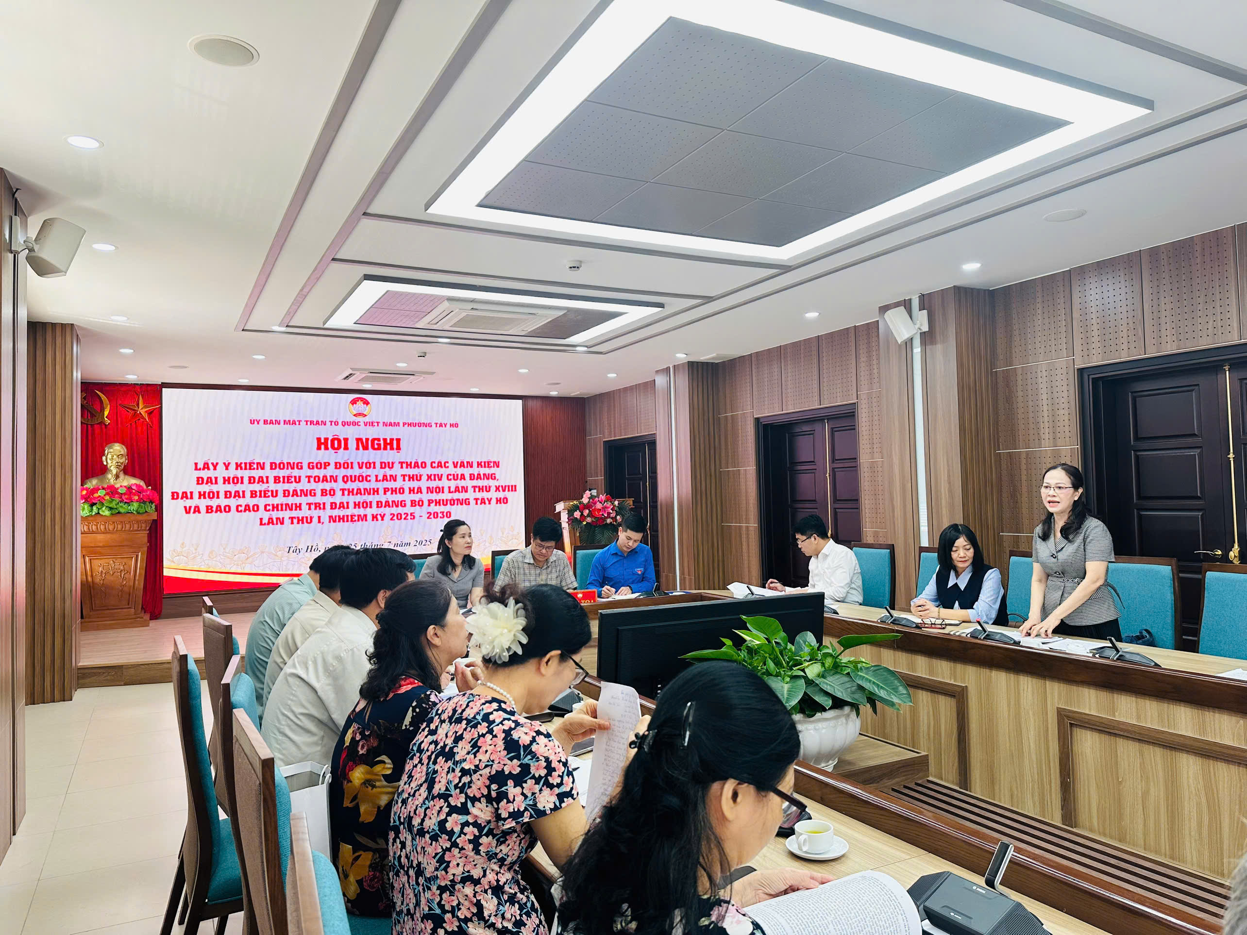 Lấy ý kiến góp ý văn kiện trình Đại hội Đảng các cấp nhiệm kỳ 2025-2030 - ảnh 2