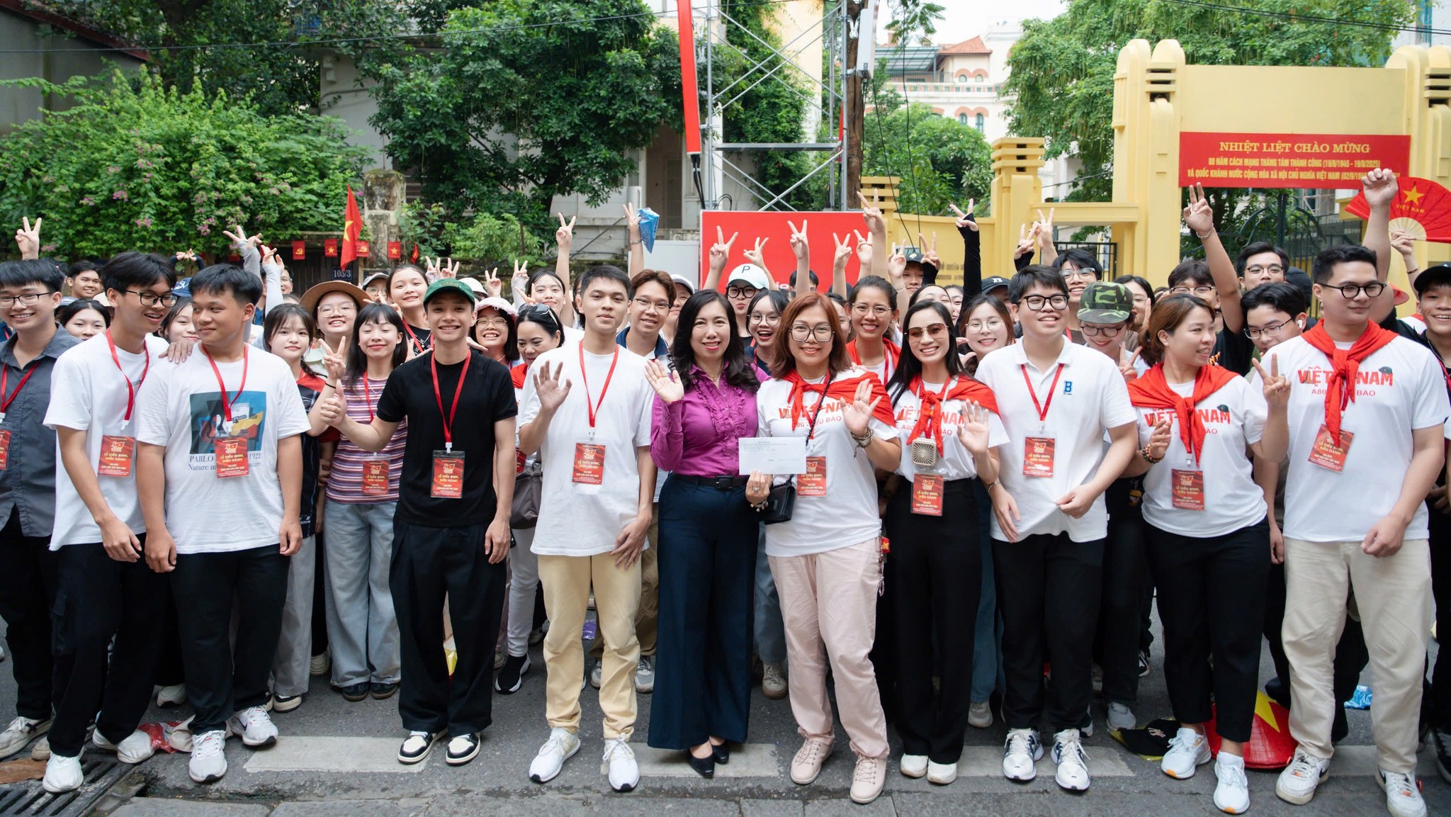 Lần đầu tiên kiều bào có khối diễu hành riêng tại Quảng trường Ba Đình - ảnh 1