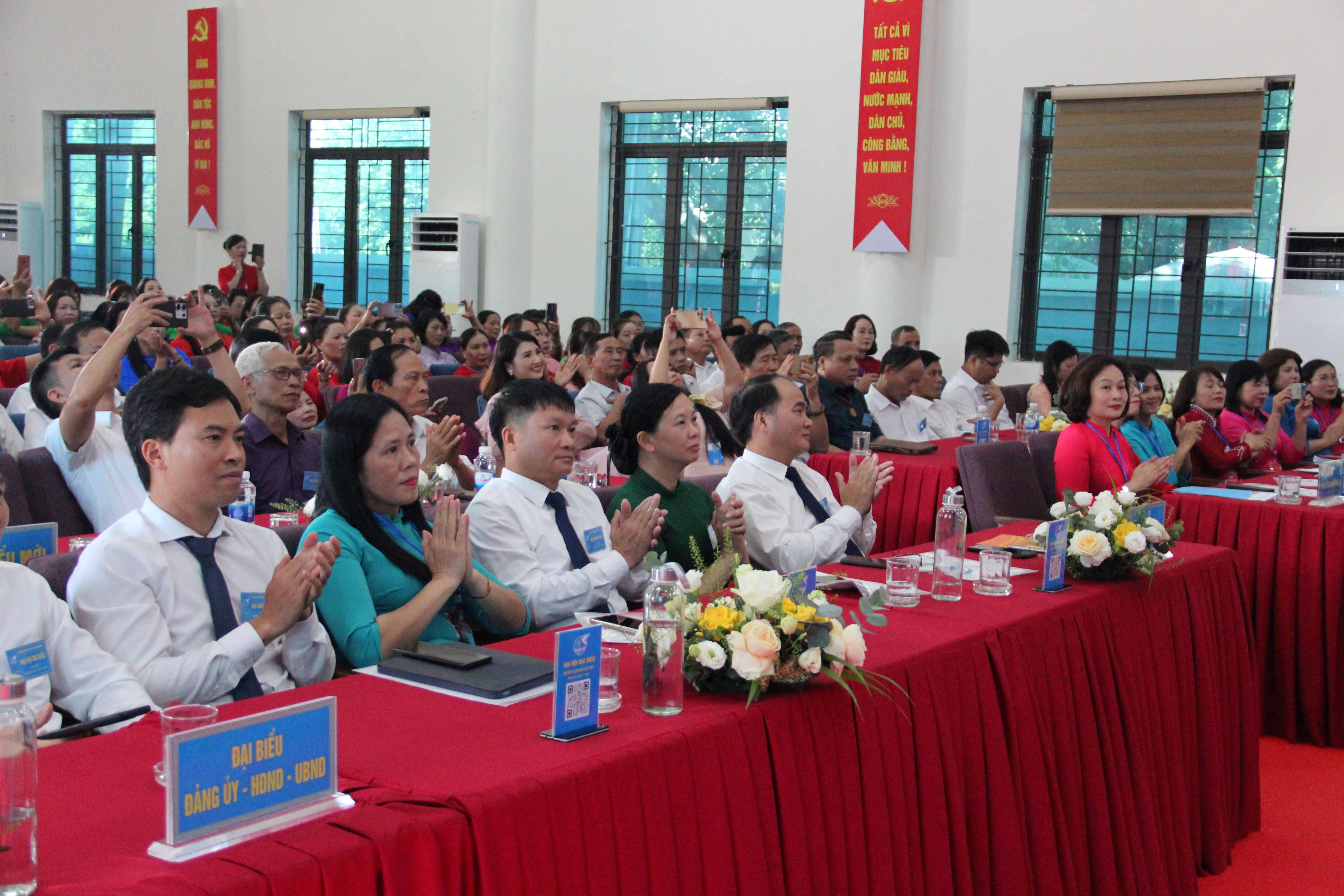 Hội LHPN xã Kim Anh thi đua hành động với khí thế mới - ảnh 1