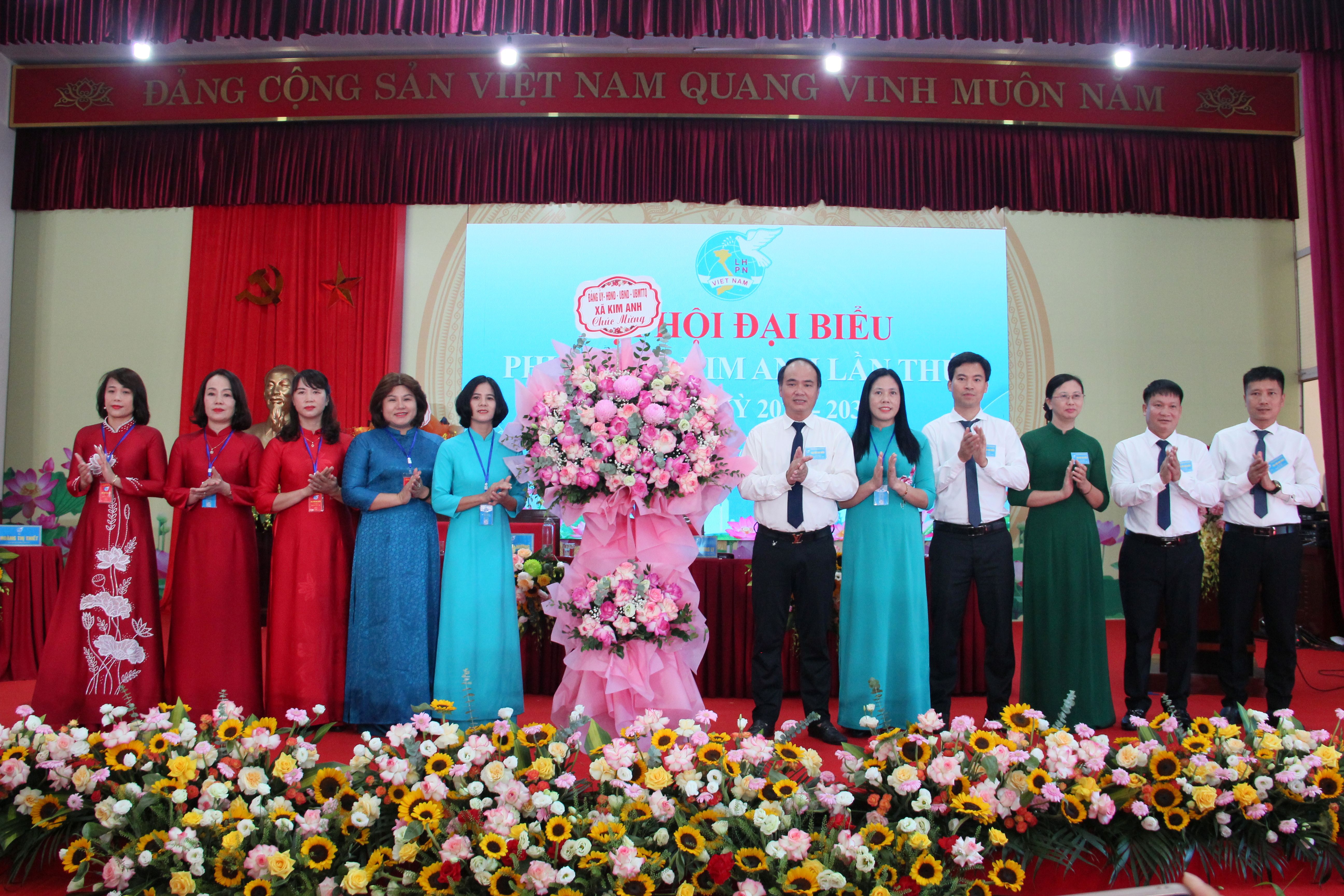 Hội LHPN xã Kim Anh thi đua hành động với khí thế mới - ảnh 3