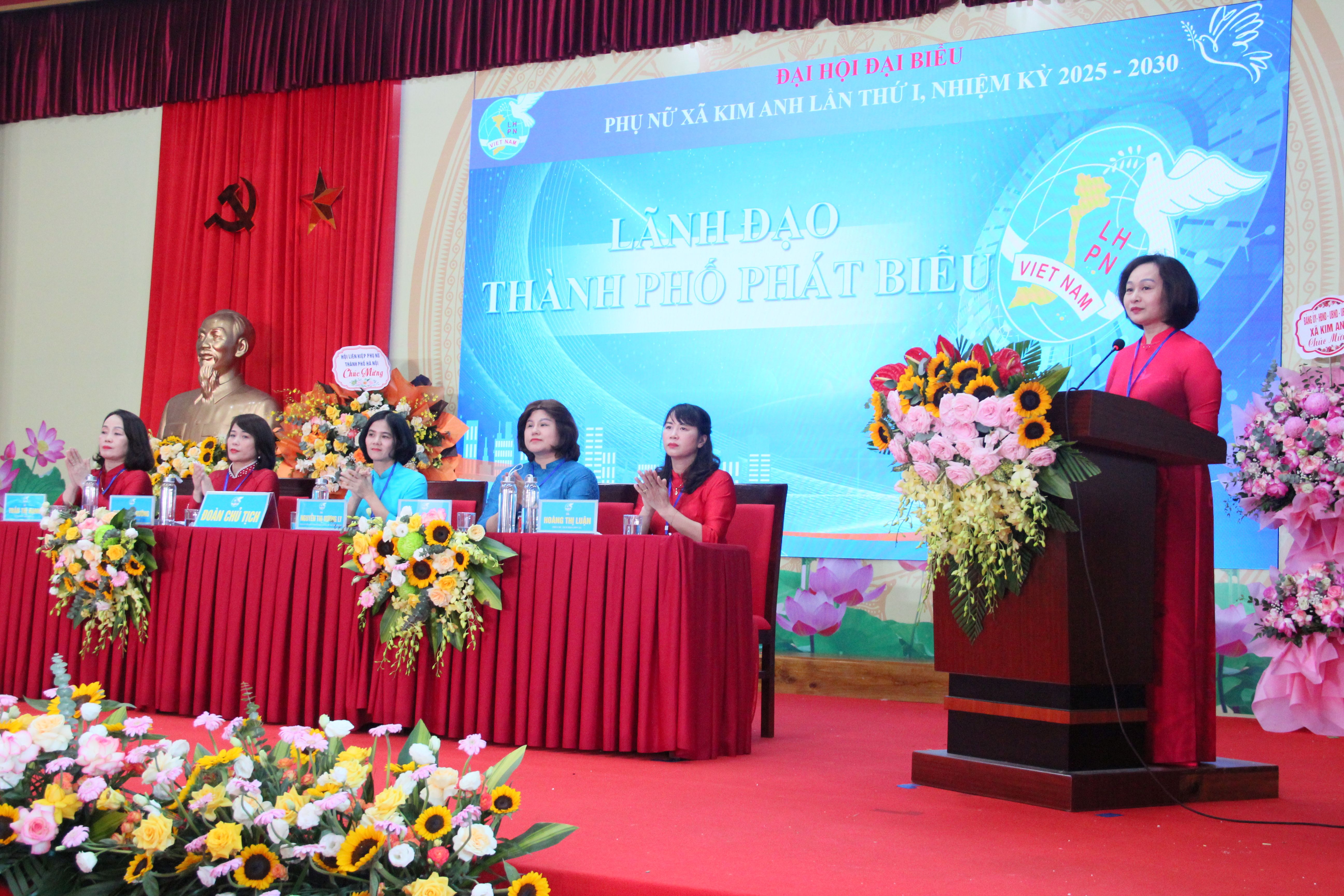 Hội LHPN xã Kim Anh thi đua hành động với khí thế mới - ảnh 4