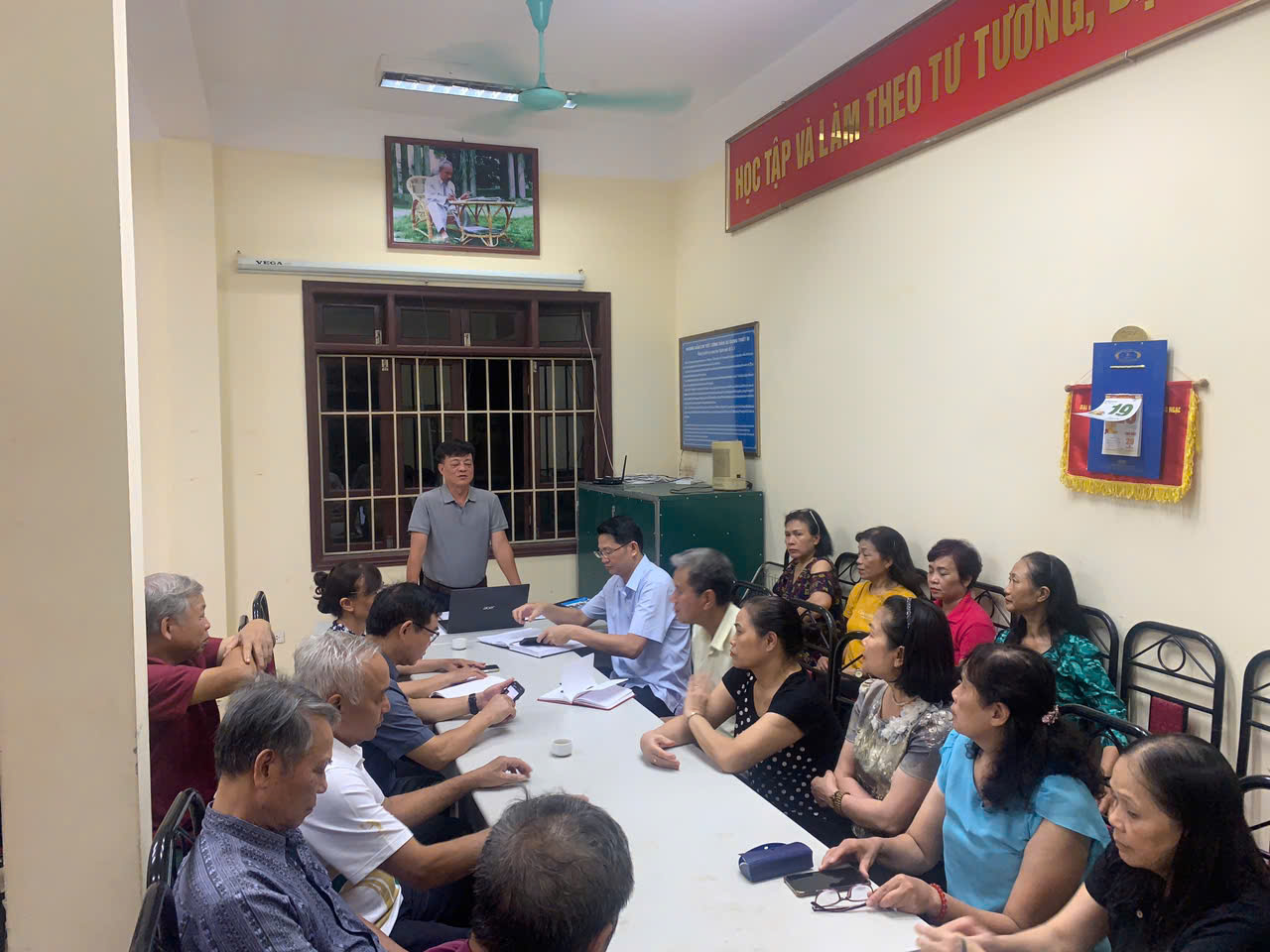 Phường Phú Thượng: Lãnh đạo chủ chốt dự sinh hoạt tại cơ sở, thúc đẩy cụ thể hóa Nghị quyết Đại hội - ảnh 2