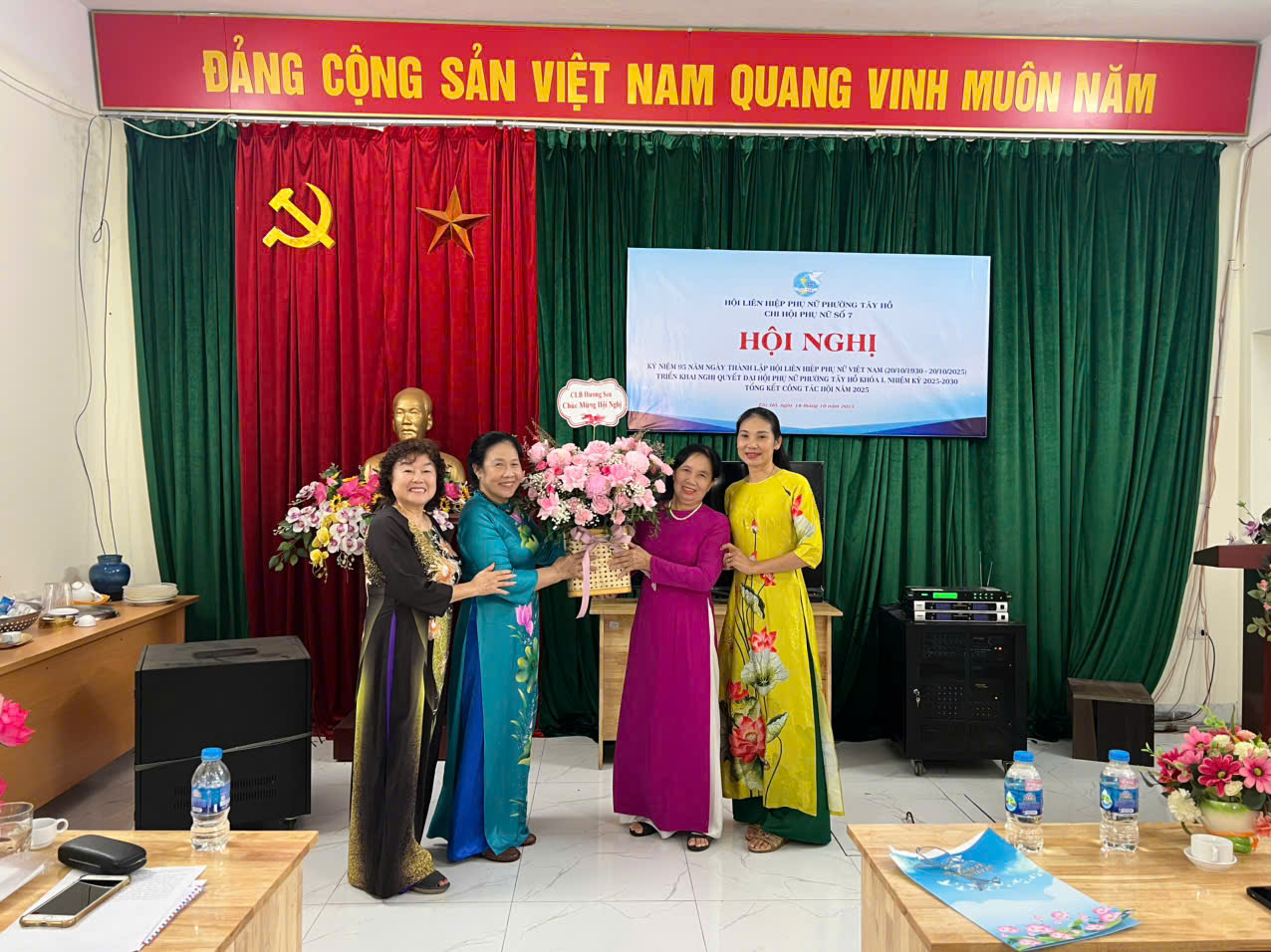 Phụ nữ Tây Hồ: Đa dạng hoạt động kỷ niệm 95 năm ngày thành lập Hội LHPN Việt Nam - ảnh 9