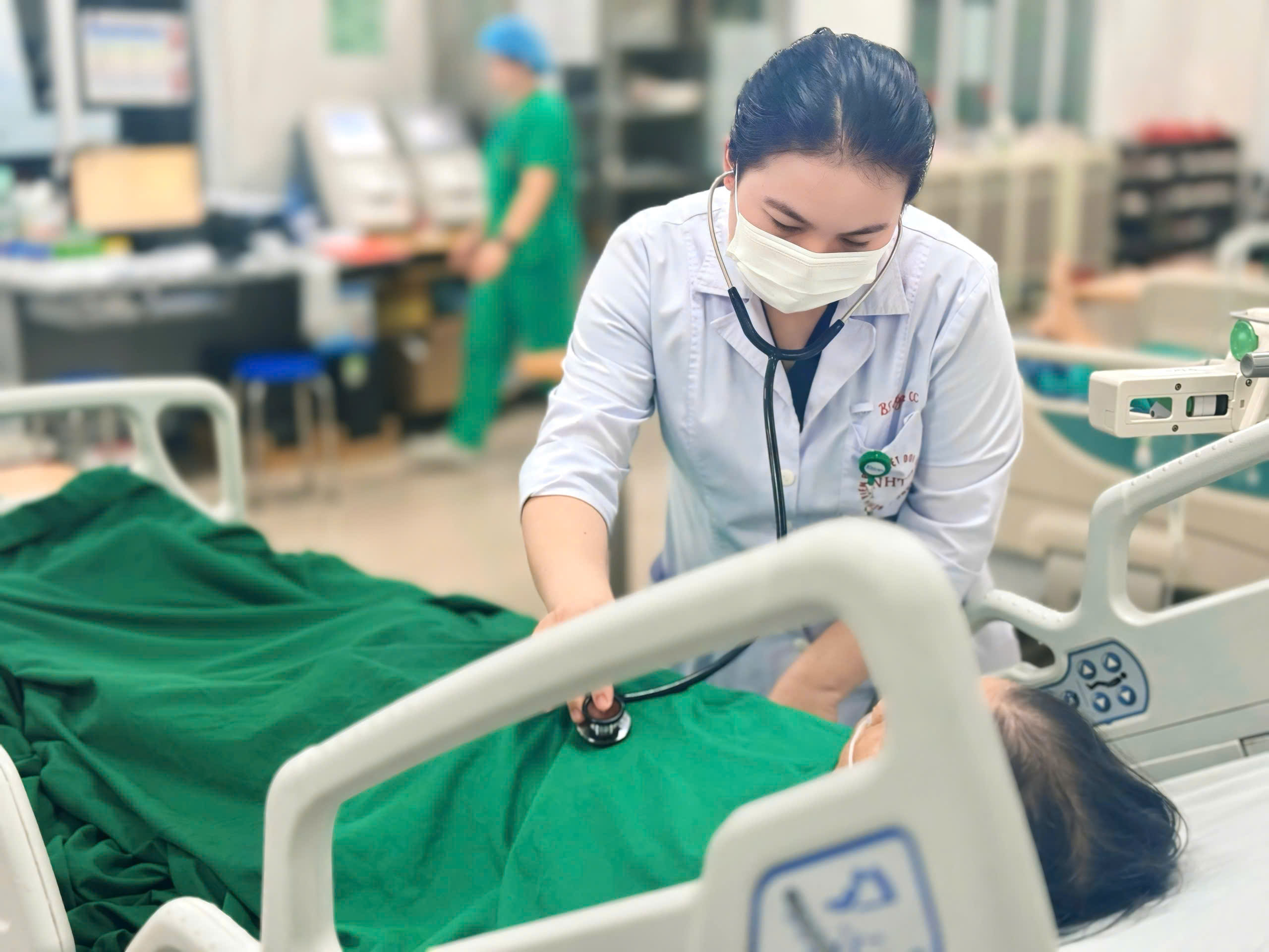 Sốc tim nguy kịch do dùng quá liều củ ấu tẩu - ảnh 1