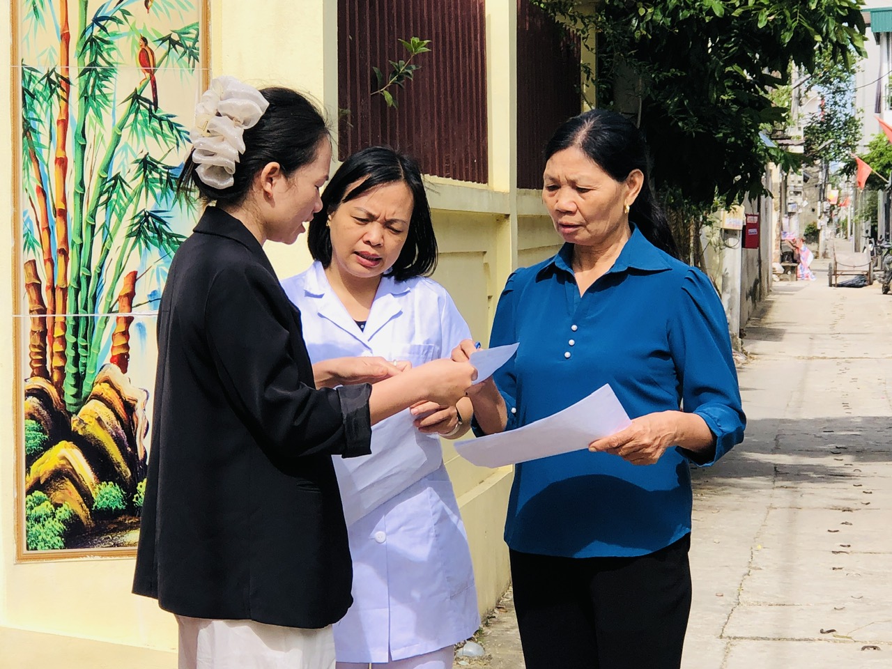 Hà Nội tiếp tục giám sát chặt ổ dịch và triển khai các biện pháp phòng chống sốt xuất huyết - ảnh 1