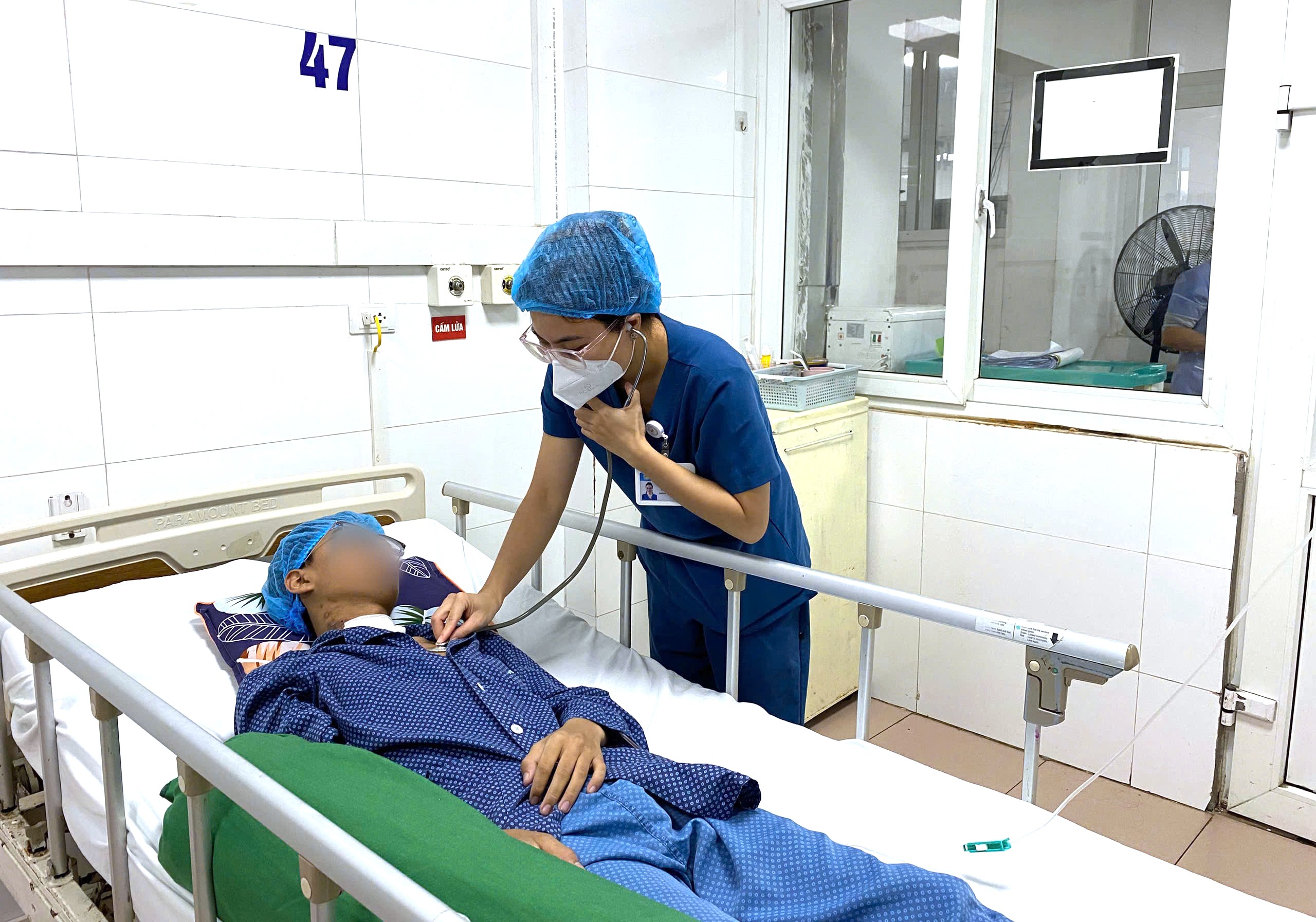 Bệnh viện Thanh Nhàn cứu sống nam thanh niên 19 tuổi ngừng tim 4 lần sau đuối nước - ảnh 1