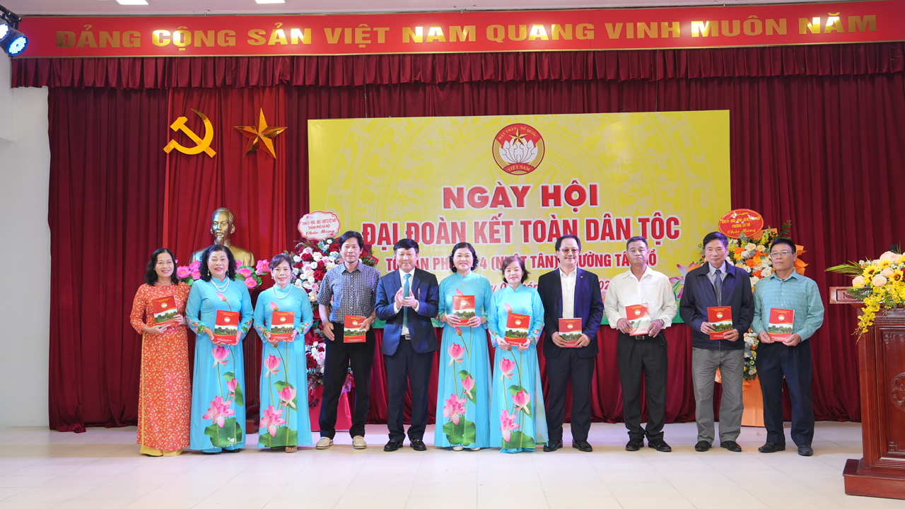 Phường Tây Hồ: Gắn kết cộng đồng qua Ngày hội Đại đoàn kết toàn dân tộc - ảnh 5