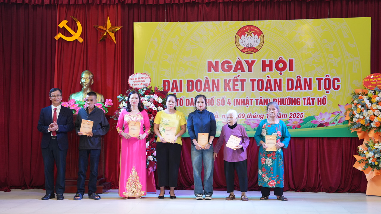 Phường Tây Hồ: Gắn kết cộng đồng qua Ngày hội Đại đoàn kết toàn dân tộc - ảnh 7