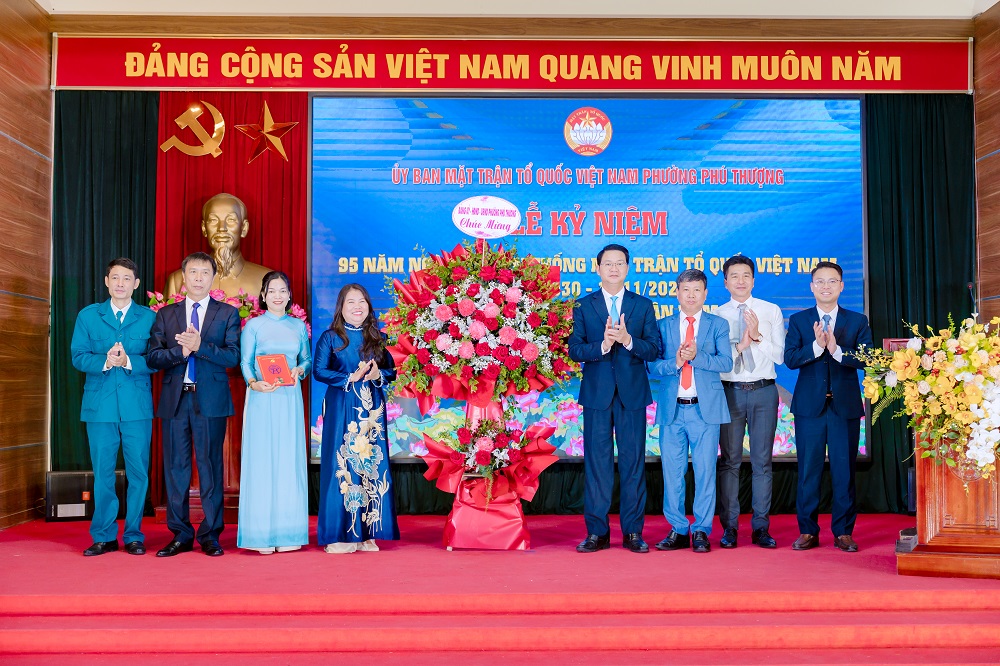 Phú Thượng: Phát huy sức mạnh đoàn kết, hướng tới xây dựng phường “giàu đẹp - văn minh - hiện đại“ - ảnh 2