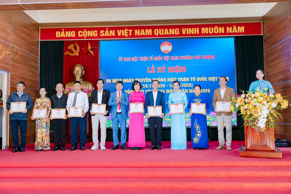 Phú Thượng: Phát huy sức mạnh đoàn kết, hướng tới xây dựng phường “giàu đẹp - văn minh - hiện đại“ - ảnh 5