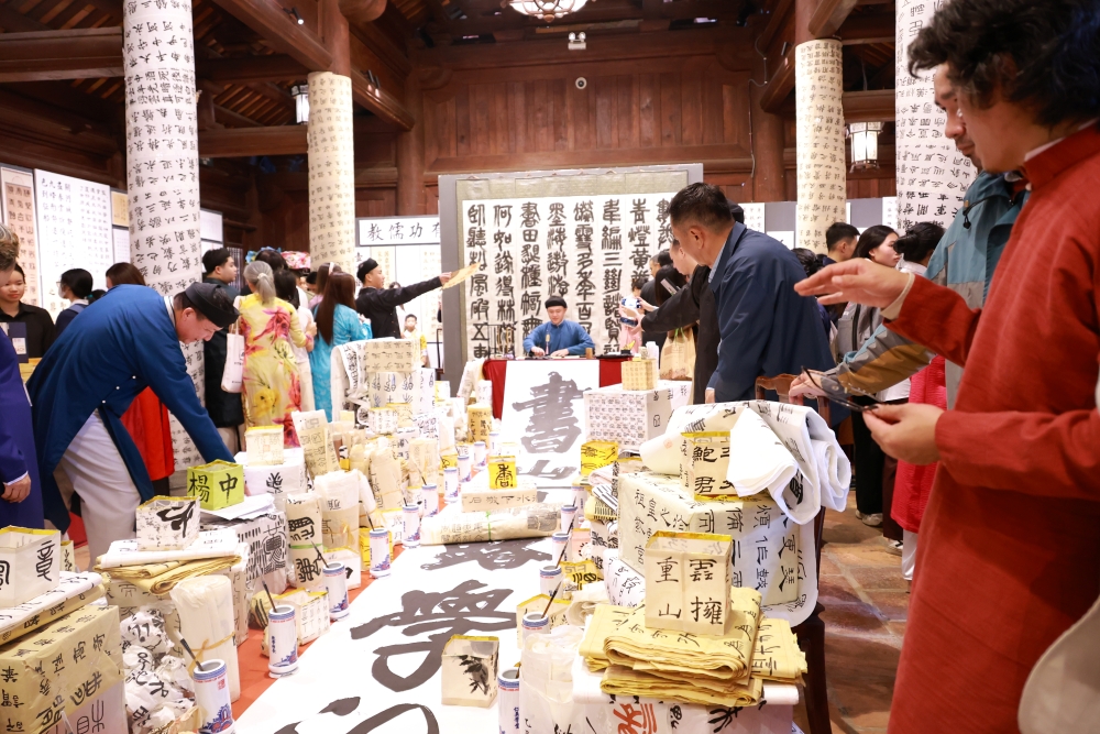 Hành trình “lấy tâm nuôi chữ” và tôn vinh đạo học qua triển lãm Hàn Mặc - ảnh 3