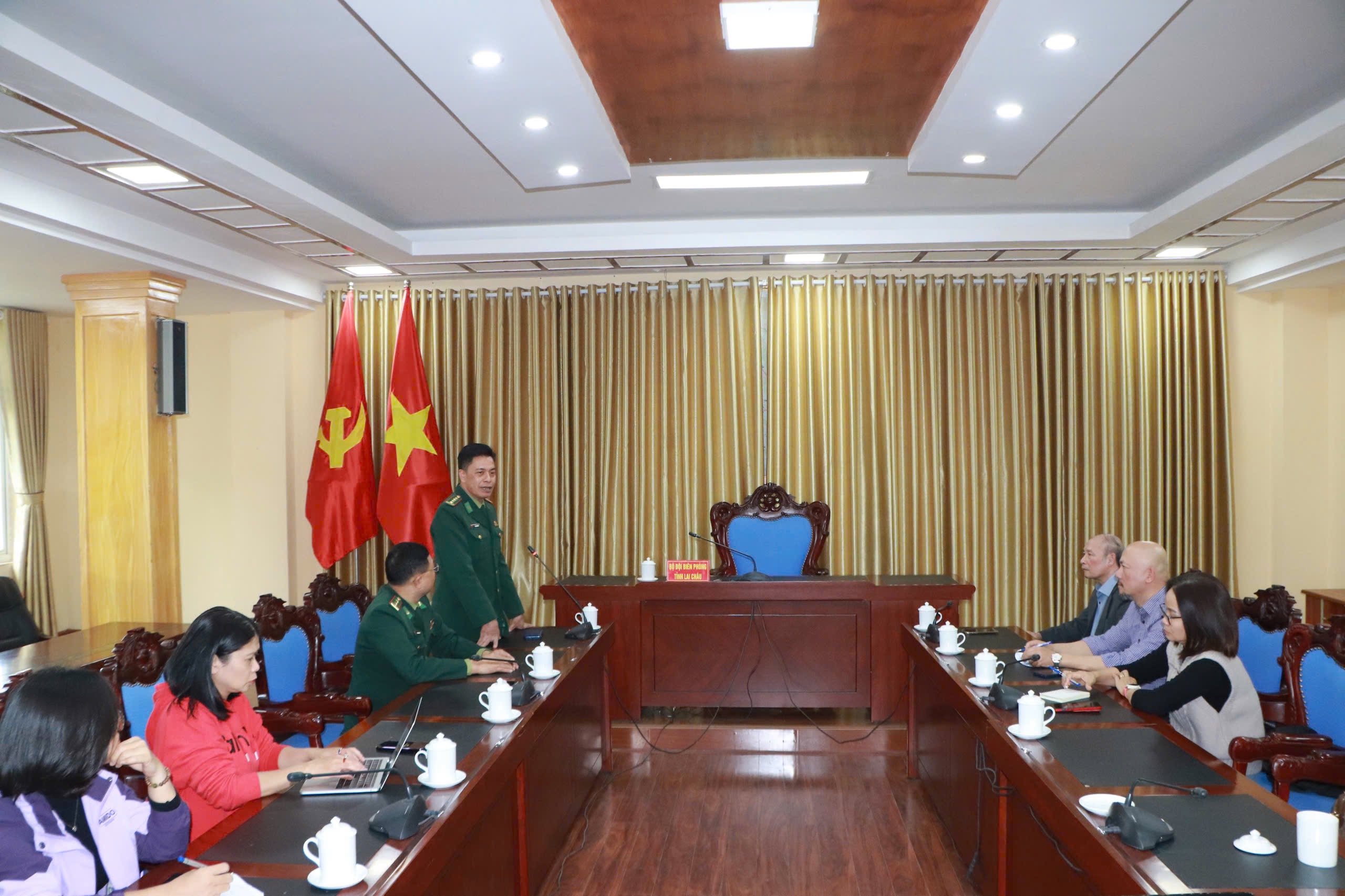 Báo chí Thủ đô ghi nhận thực tế, kể chuyện về cuộc sống nơi phên dậu Tổ quốc - ảnh 2