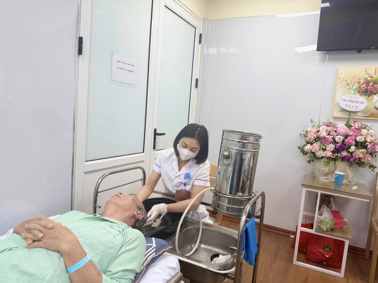 Nét đẹp nhân ái trong tuần lễ Tri ân người bệnh tại Bệnh viện Hữu Nghị - ảnh 4