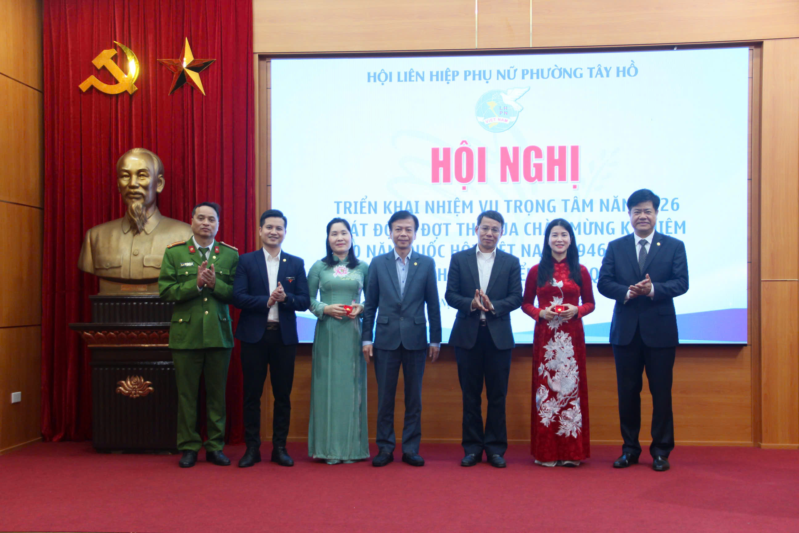 Sôi nổi hoạt động tổng kết và phát động thi đua của Hội LHPN phường Tây Hồ - ảnh 9