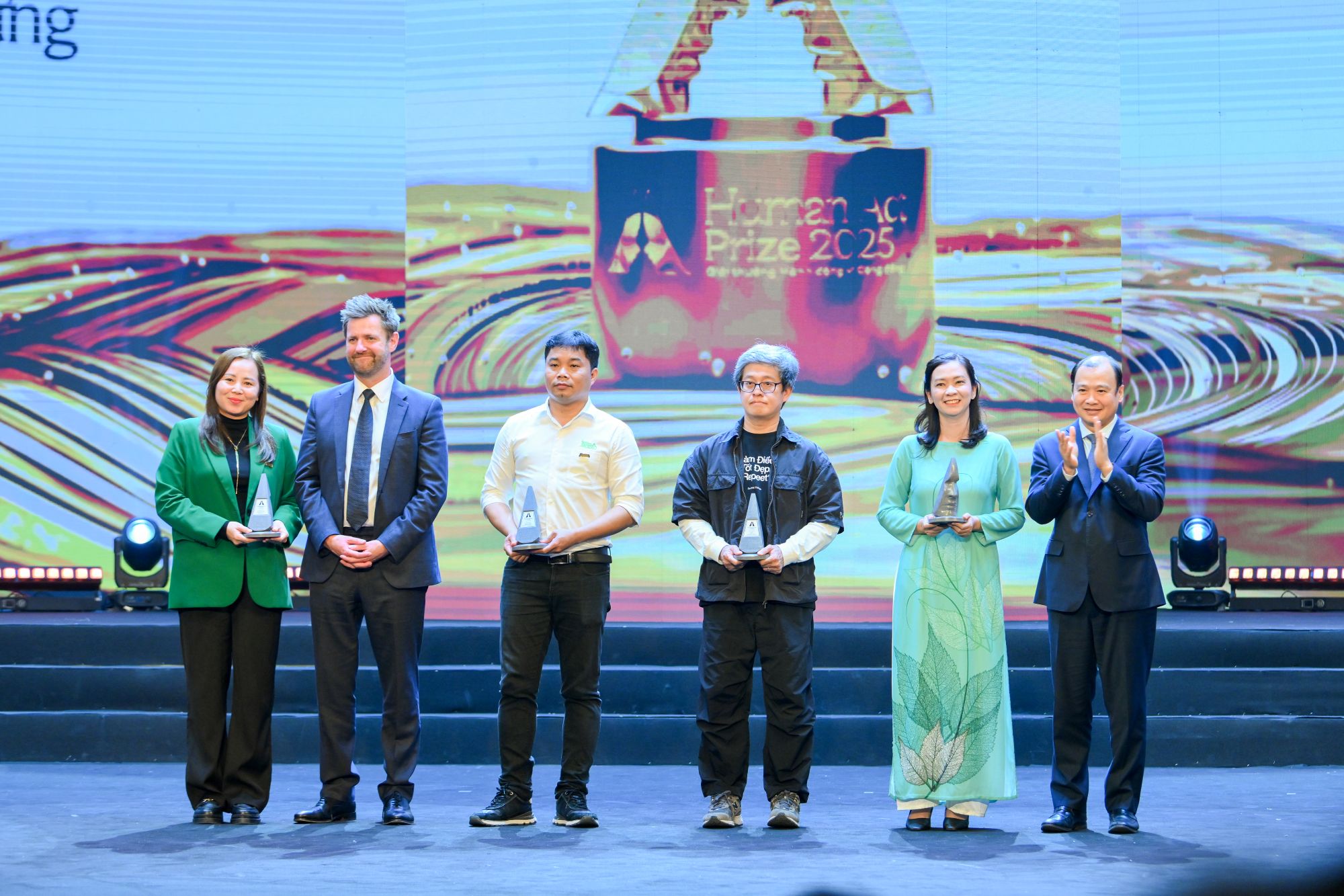 Lan tỏa giá trị phụng sự bền bỉ qua Giải thưởng Hành động vì Cộng đồng 2025 - ảnh 5