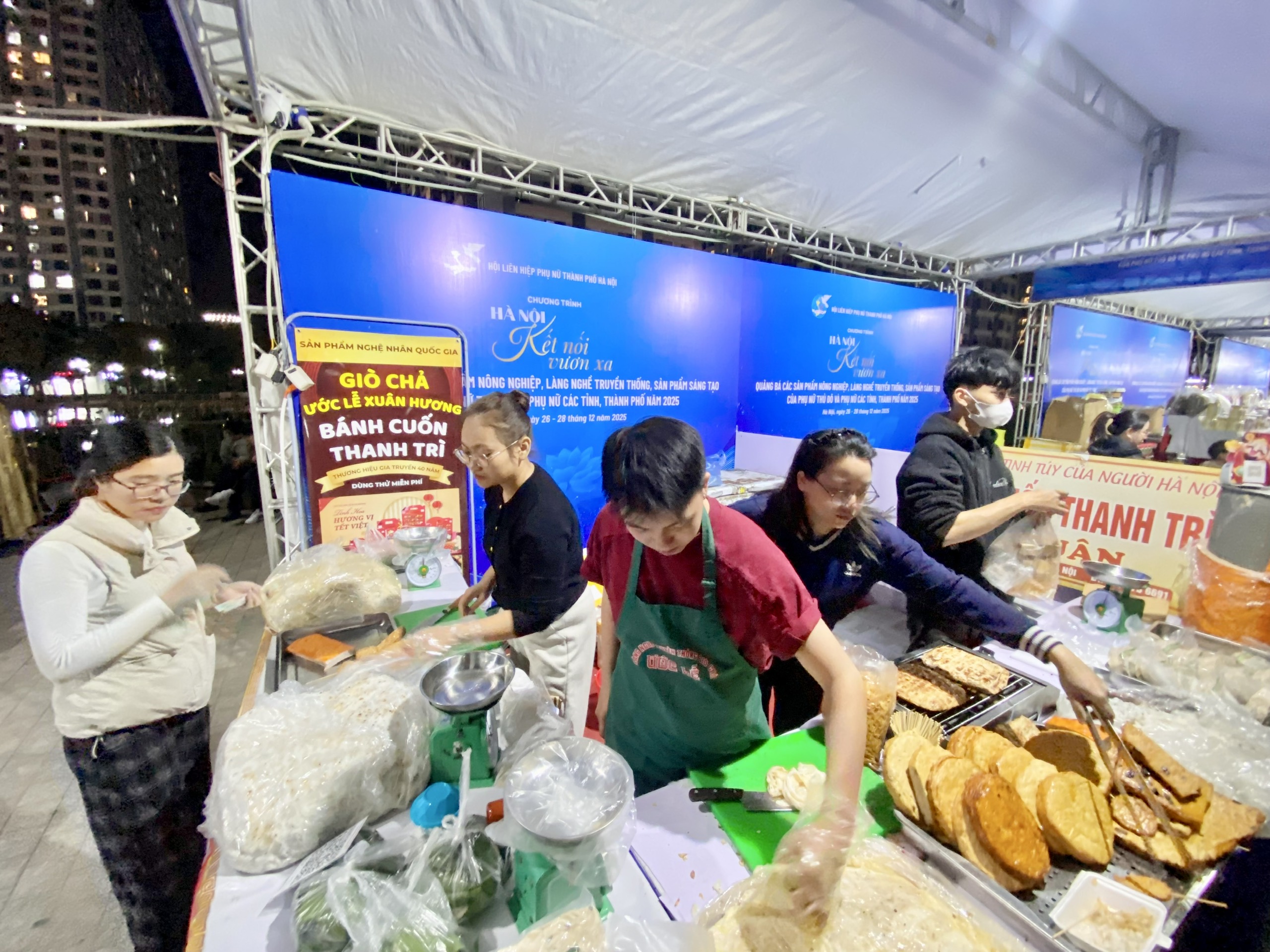 Hơn 80 doanh nghiệp và 800 sản phẩm OCOP, làng nghề được giới thiệu tại chương trình “Hà Nội Kết nối - Vươn xa” 2025 - ảnh 16