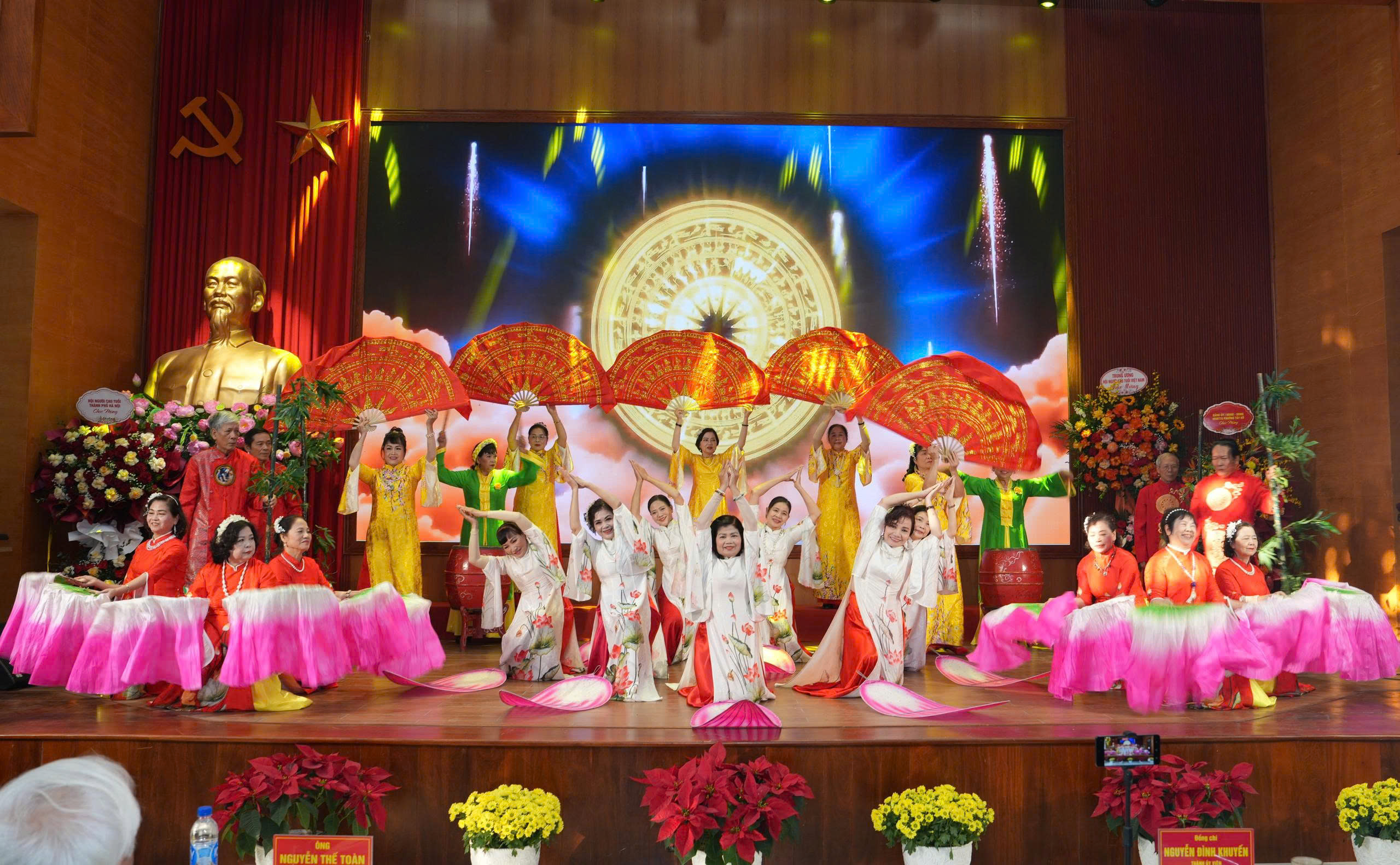 Phường Tây Hồ: Tổ chức thành công Đại hội điểm thành lập Hội Người cao tuổi phường - ảnh 10