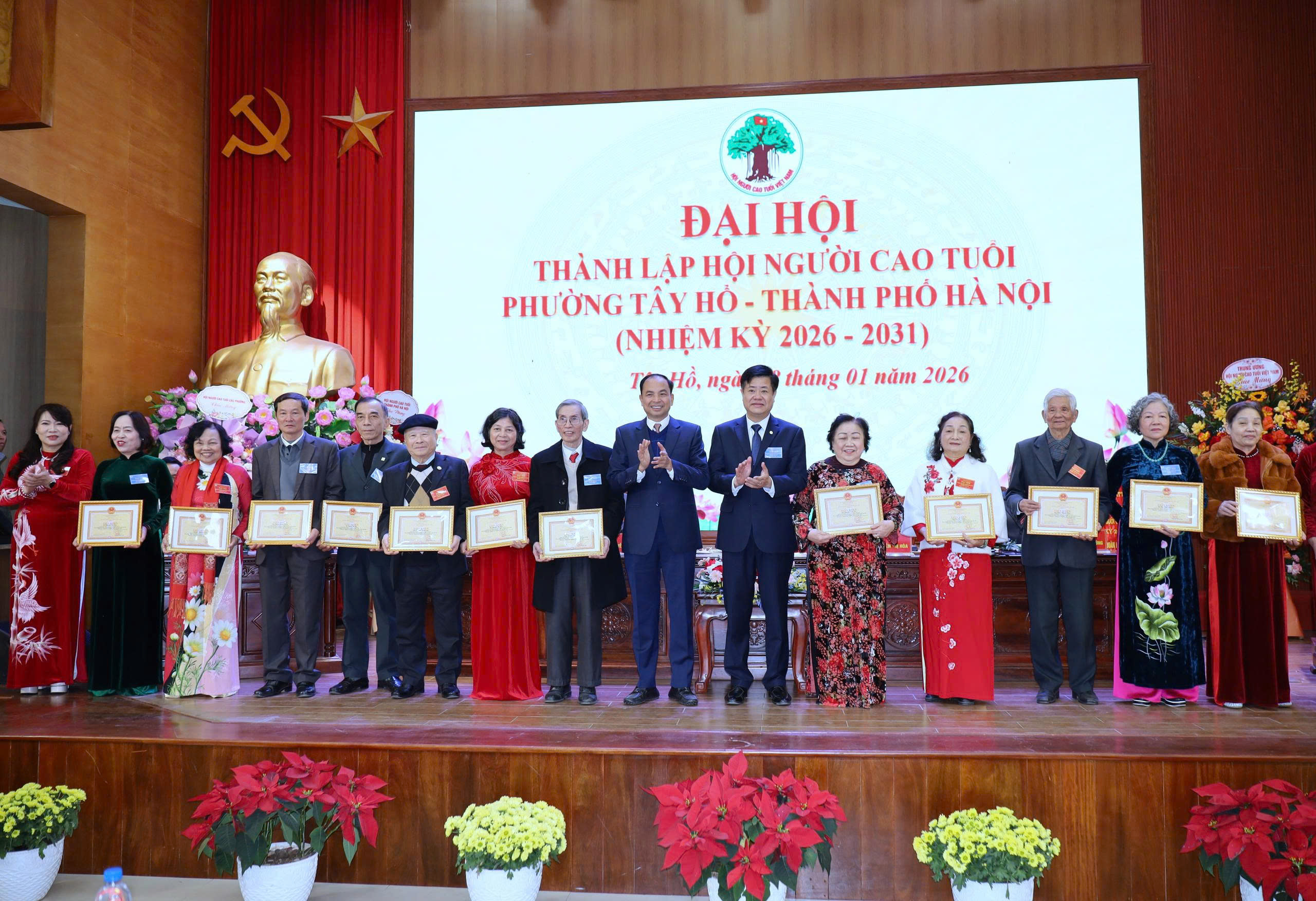 Phường Tây Hồ: Tổ chức thành công Đại hội điểm thành lập Hội Người cao tuổi phường - ảnh 16