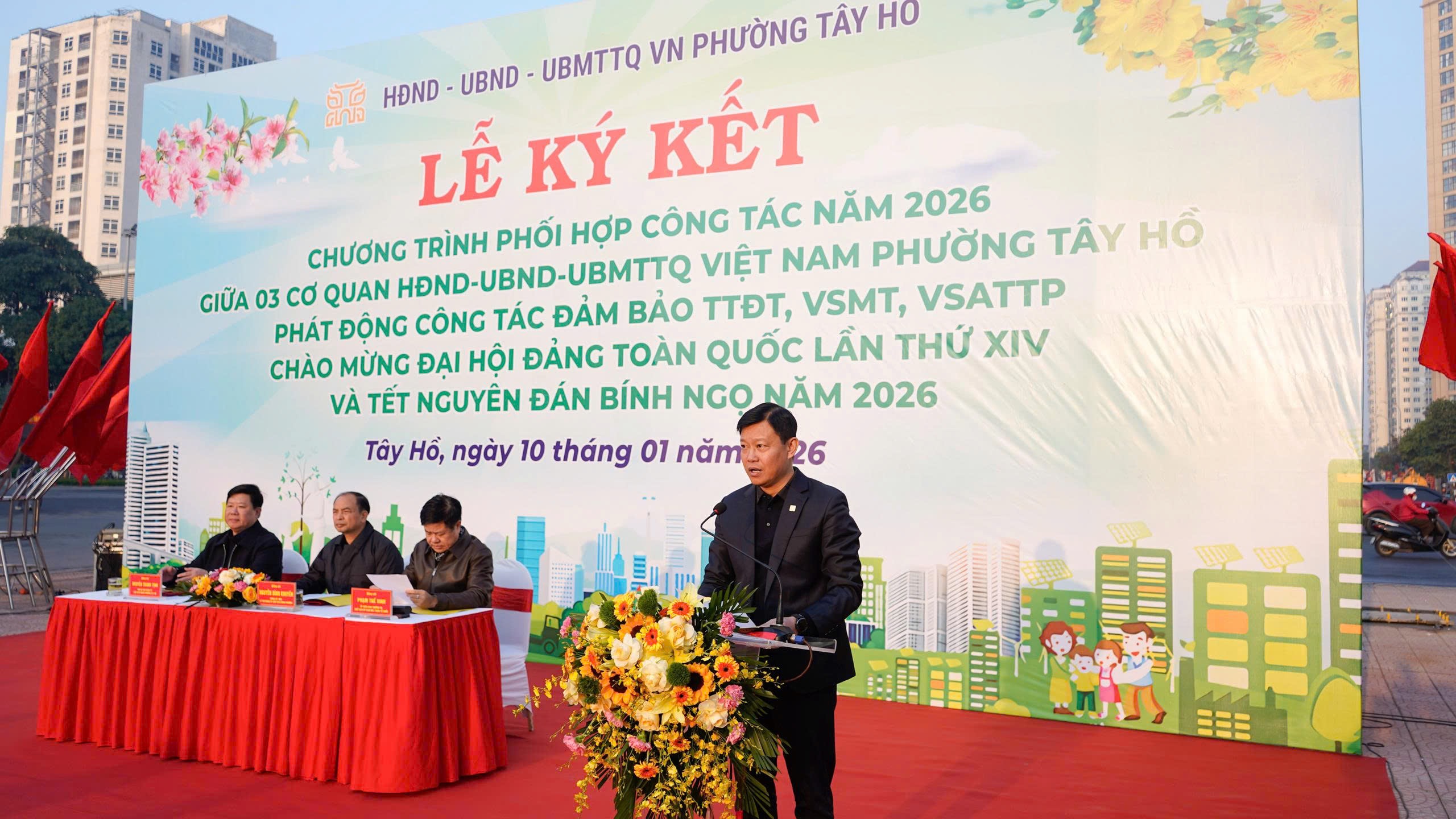 Tây Hồ ra quân cao điểm, tháo gỡ “điểm nghẽn” trật tự đô thị - ảnh 3