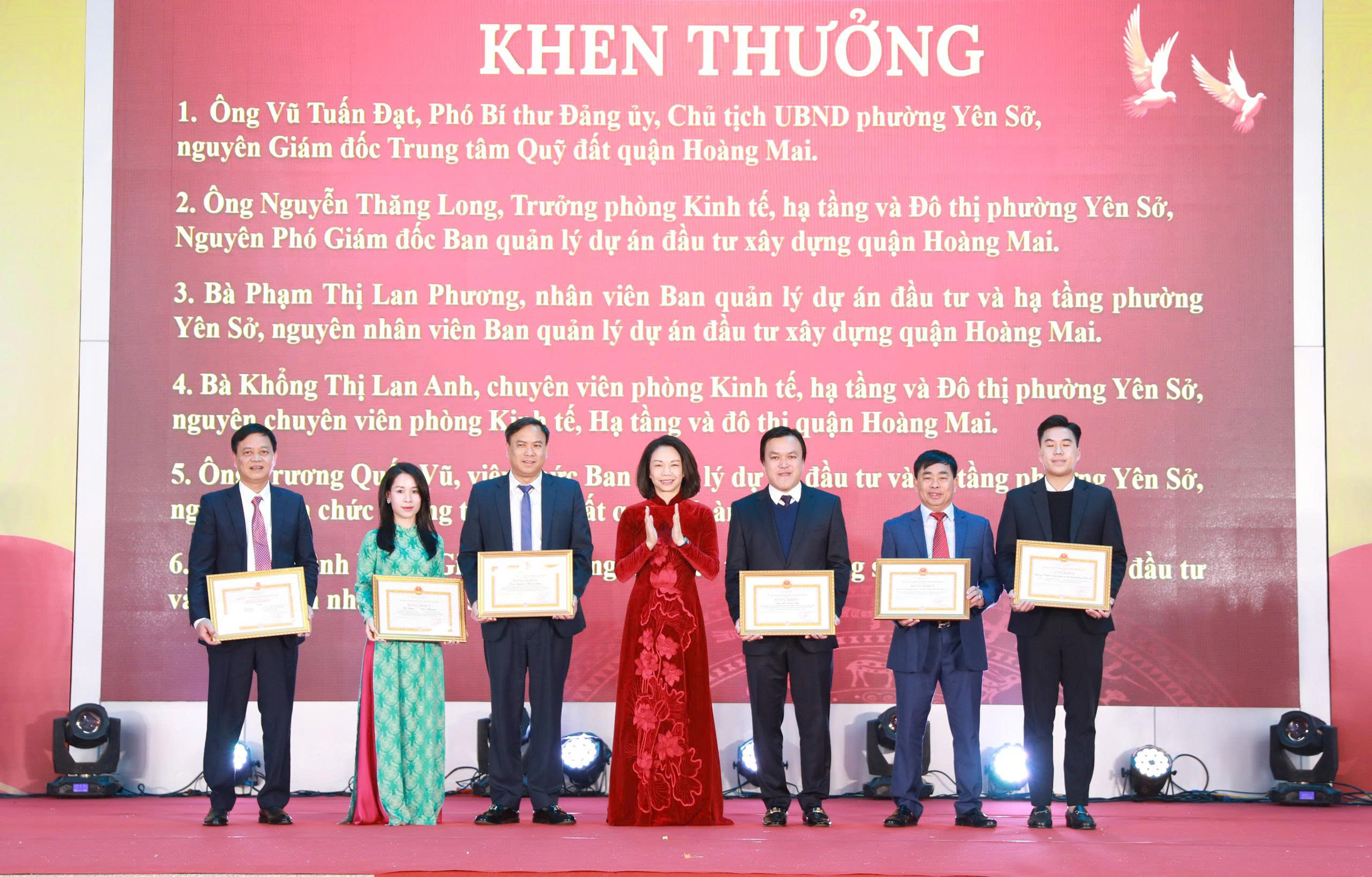 Phường Yên Sở: Gắn biển công trình trường THPT Đỗ Mười chào mừng Đại hội XIV của Đảng - ảnh 3