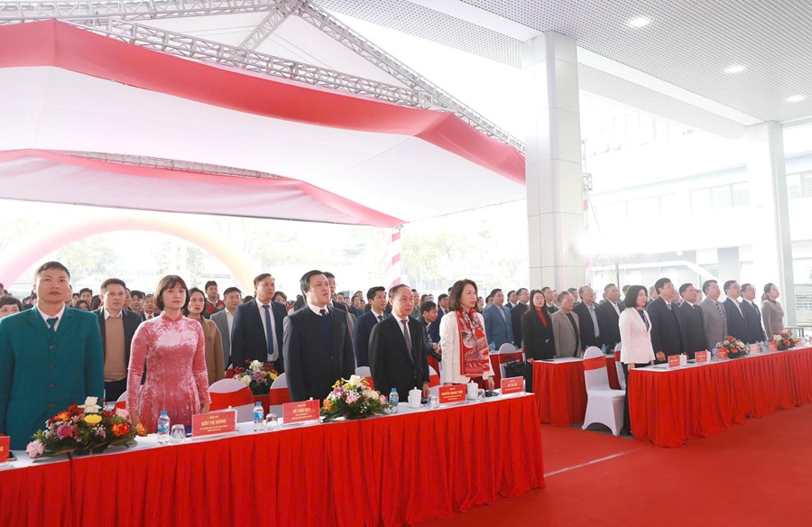 Phường Yên Sở: Gắn biển công trình trường THPT Đỗ Mười chào mừng Đại hội XIV của Đảng - ảnh 1