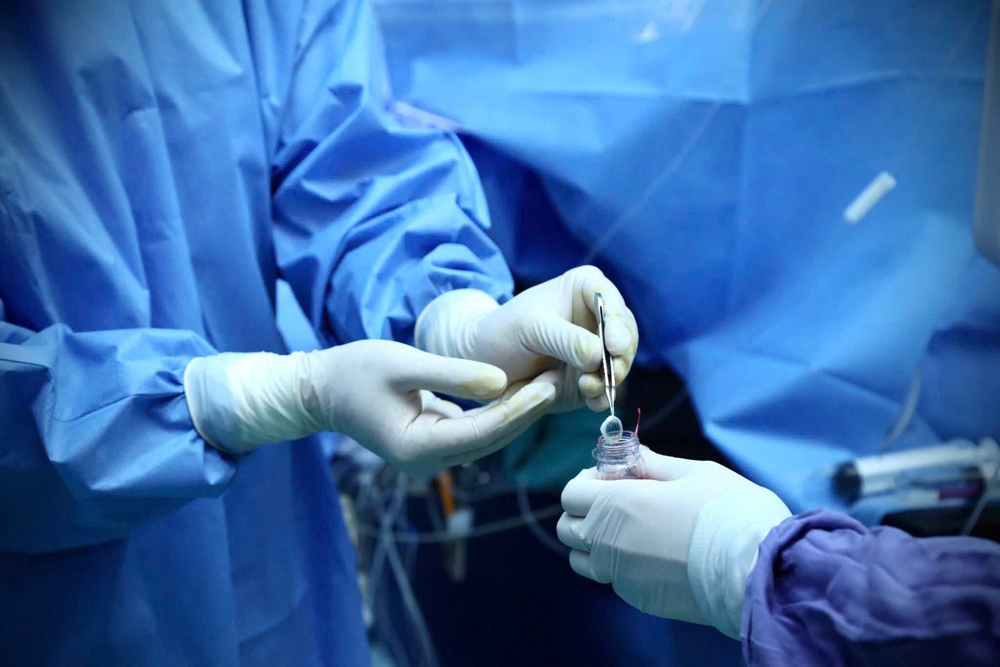 Nữ điều dưỡng Bệnh viện Hữu Nghị hiến tạng sau khi chết não, hồi sinh nhiều sự sống - ảnh 4