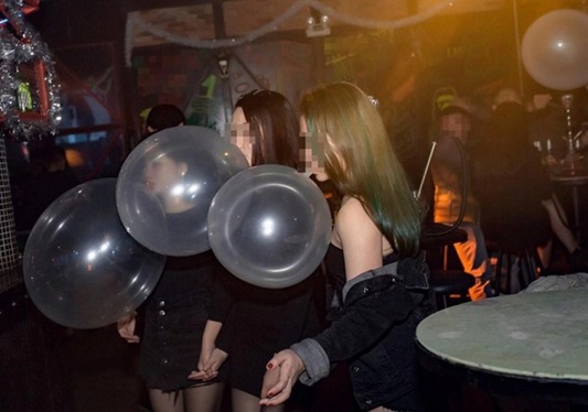 Hệ lụy tàn khốc từ bóng cười: Khi ảo giác dẫn lối đến xe lăn - ảnh 2