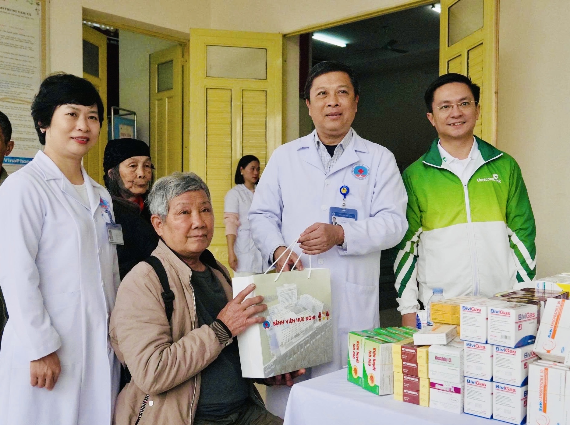 Bệnh viện Hữu Nghị lan tỏa giá trị nhân ái qua chương trình “Tết đồng bào 2026” - ảnh 3
