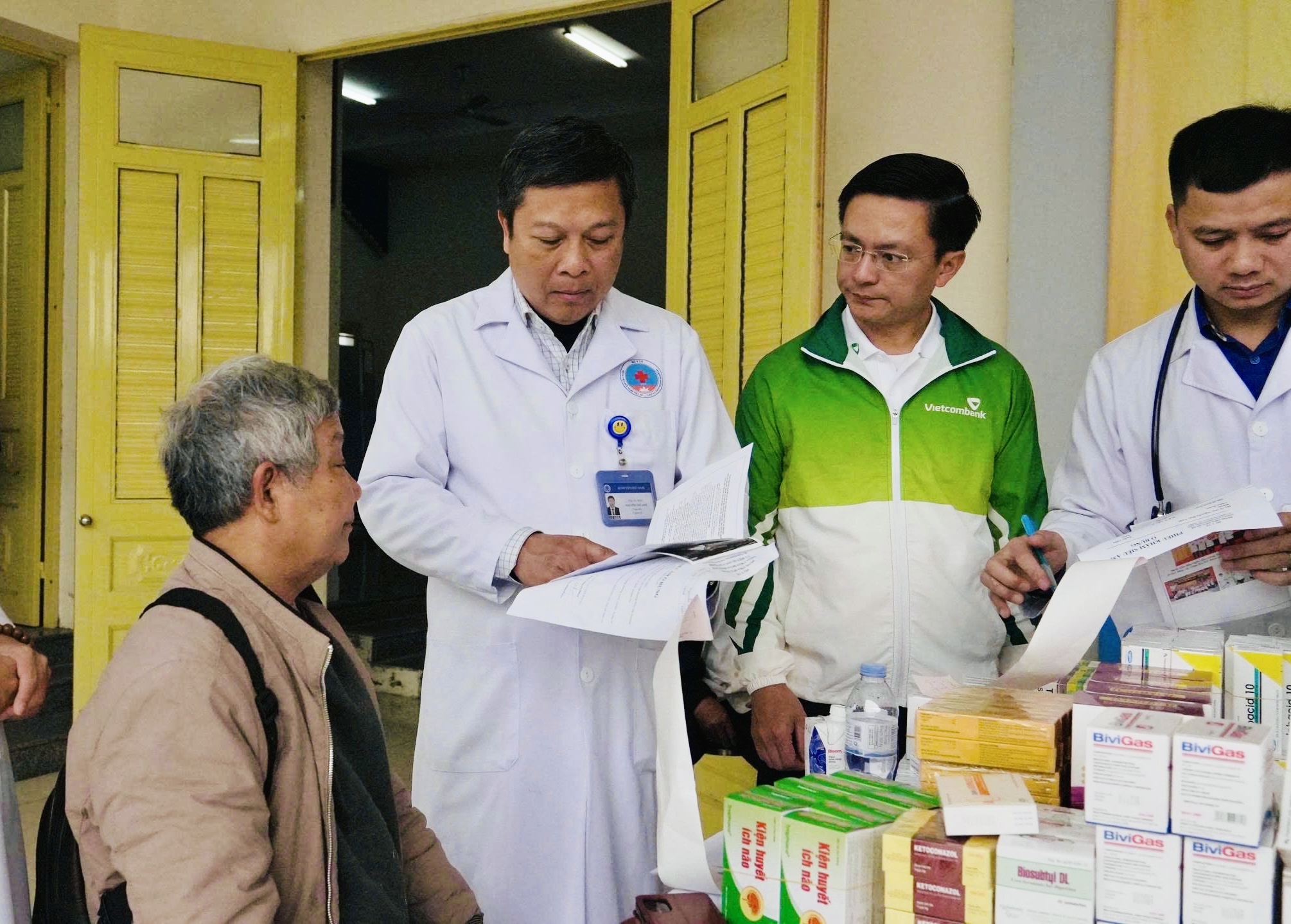 Bệnh viện Hữu Nghị lan tỏa giá trị nhân ái qua chương trình “Tết đồng bào 2026” - ảnh 2