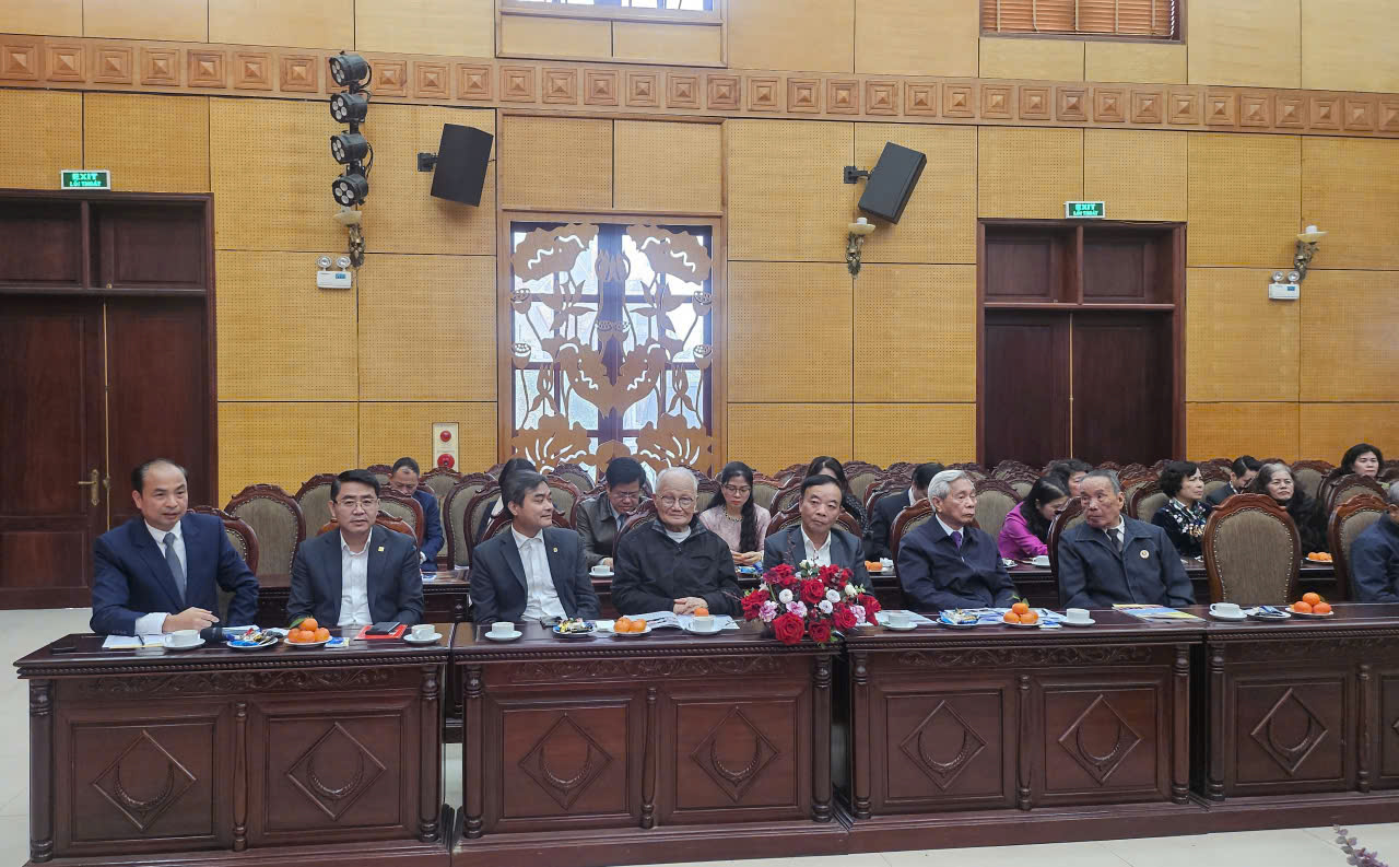 Phường Tây Hồ gặp mặt cán bộ lão thành cách mạng, cán bộ tiền khởi nghĩa nhân dịp Tết Nguyên đán Bính Ngọ 2026 - ảnh 1