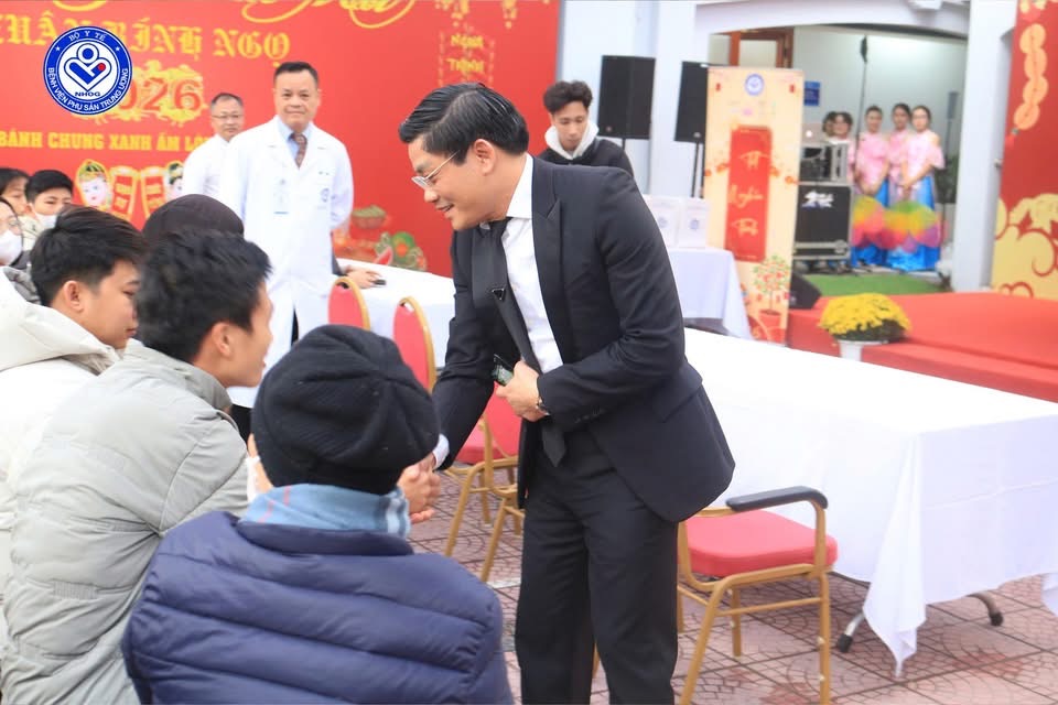 Bệnh viện Phụ sản Trung ương: Phiên chợ “0 đồng” mang Tết ấm đến người bệnh - ảnh 1