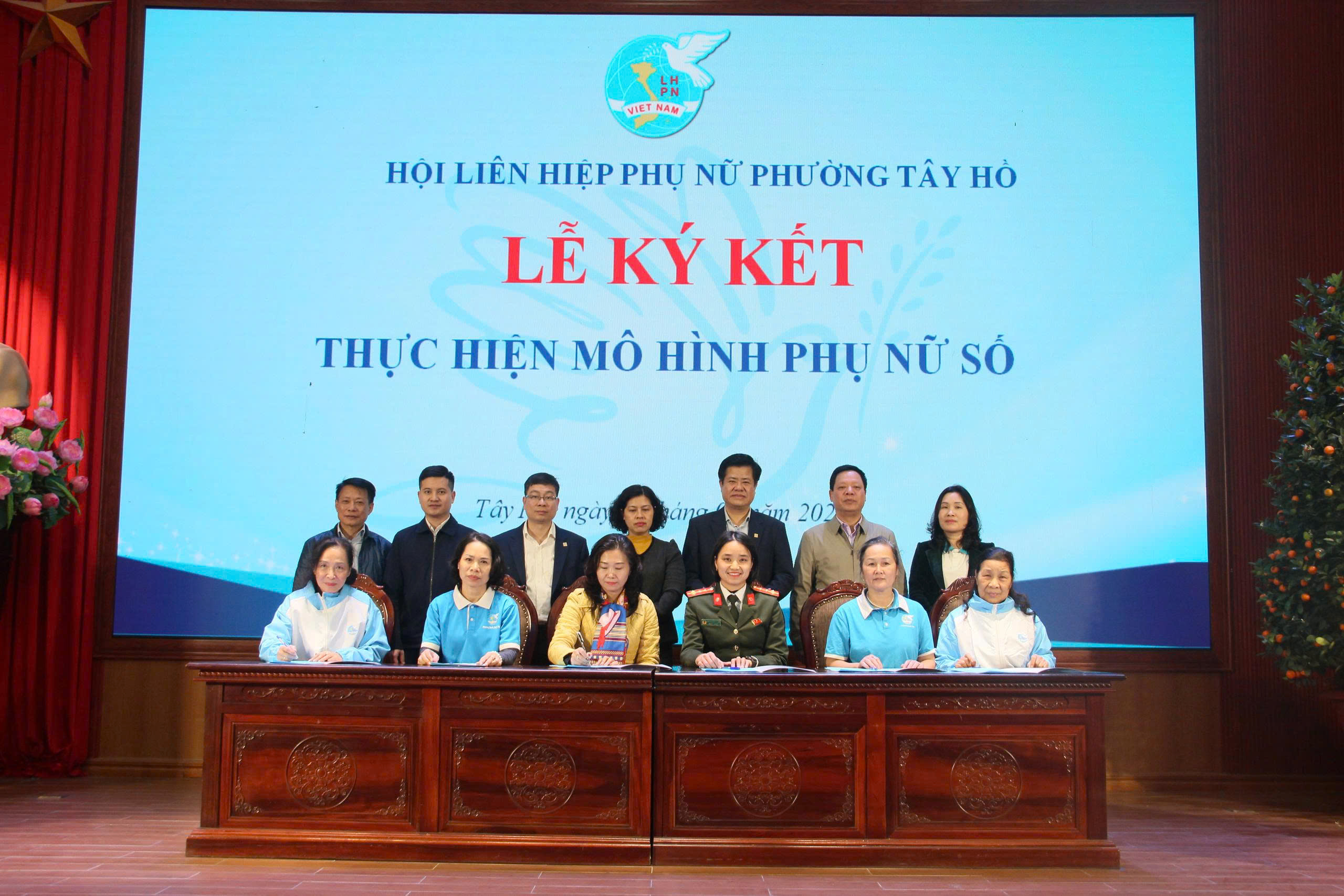 Phụ nữ phường Tây Hồ: Tiên phong chuyển đổi số và lan tỏa yêu thương dịp Tết Bính Ngọ - ảnh 1