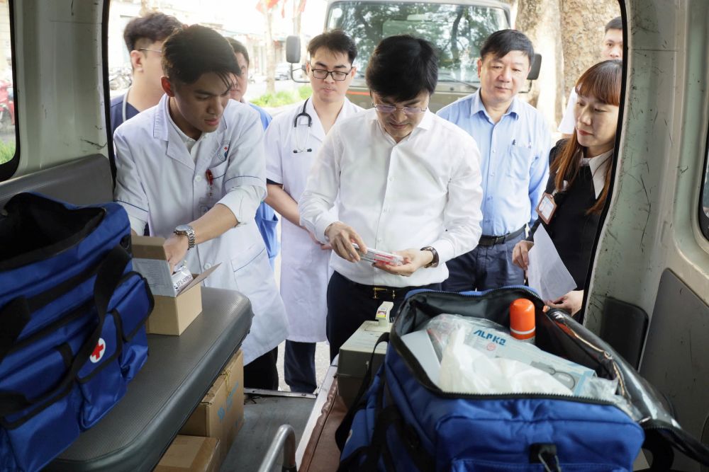 Hà Nội siết chặt bảo đảm y tế phục vụ bắn pháo hoa đêm Giao thừa Tết Bính Ngọ 2026 - ảnh 1