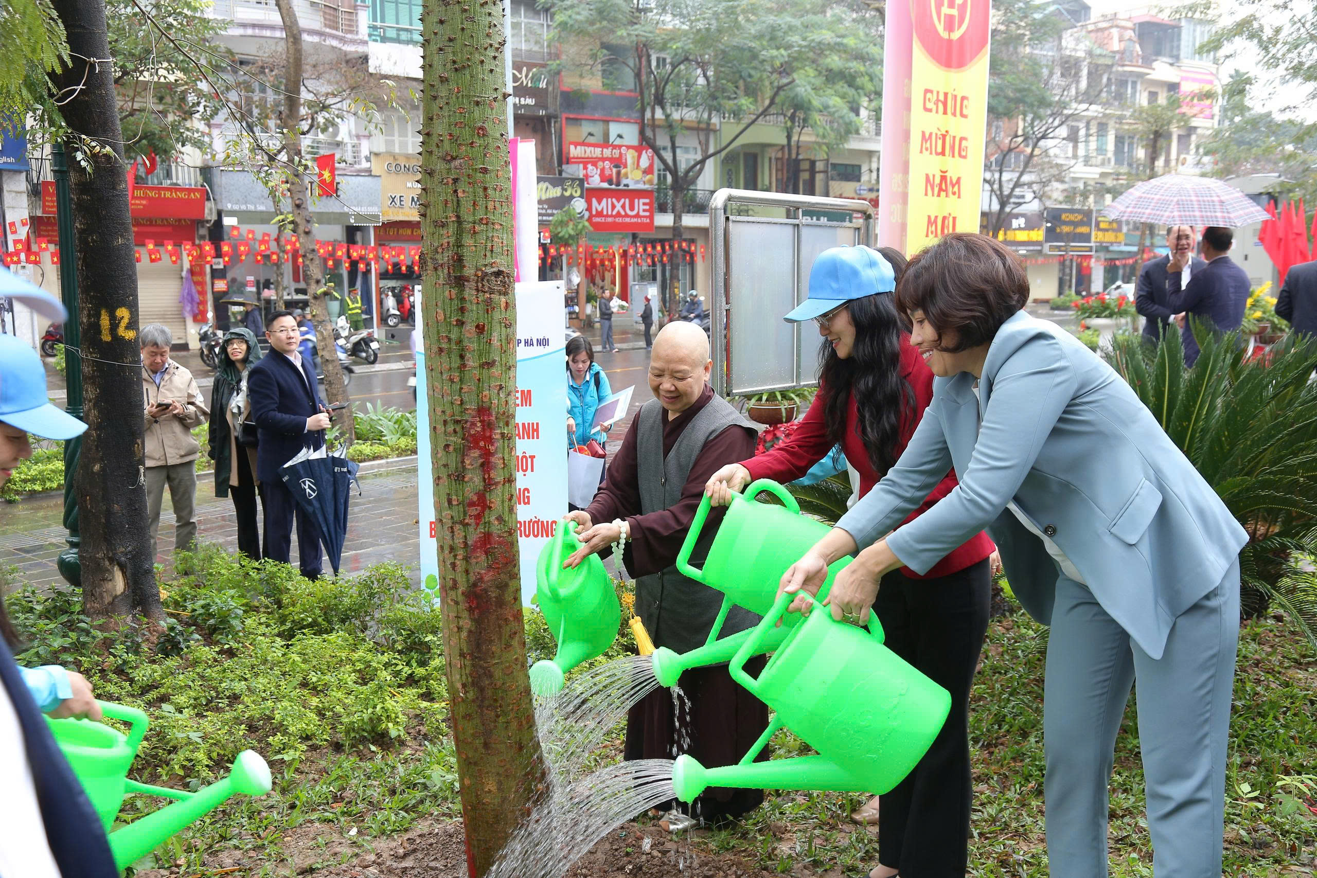 Tết trồng cây “Đời đời nhớ ơn Bác Hồ” tại Công viên Võ Thị Sáu - ảnh 12