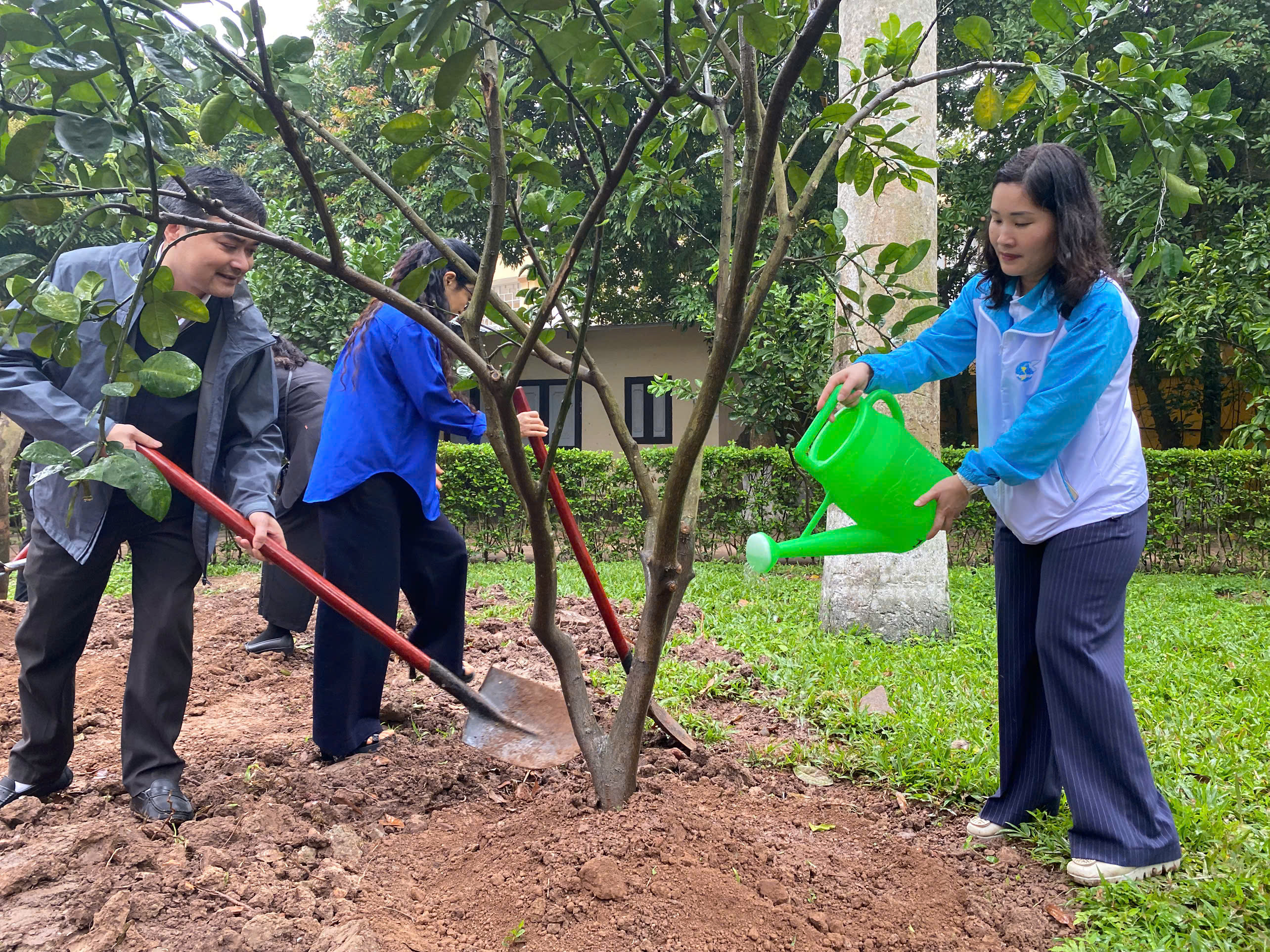 Hội LHPN phường Tây Hồ báo công dâng Bác, hưởng ứng Tết trồng cây “Phụ nữ Tây Hồ đời đời nhớ ơn Bác Hồ” - ảnh 10