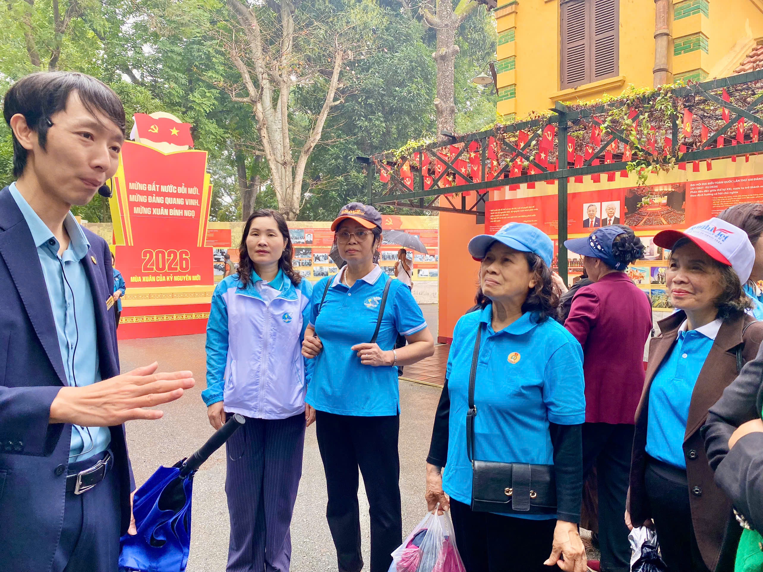 Hội LHPN phường Tây Hồ báo công dâng Bác, hưởng ứng Tết trồng cây “Phụ nữ Tây Hồ đời đời nhớ ơn Bác Hồ” - ảnh 11