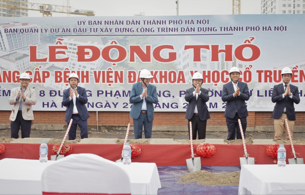 Dấu ấn ý nghĩa nhân Ngày Thầy thuốc Việt Nam: Khởi công nâng cấp Bệnh viện đa khoa Y học cổ truyền Hà Nội - ảnh 1